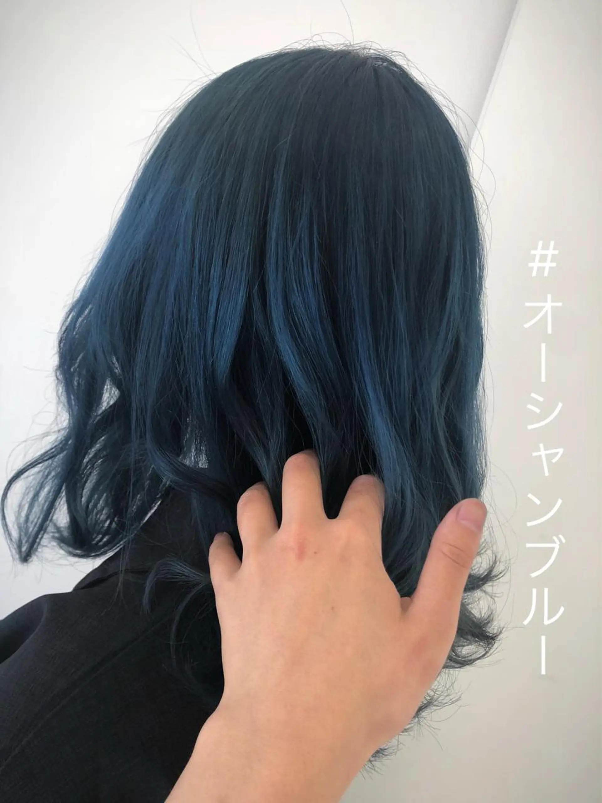 ミディアム 白髪ぼかしハイライト めさきすずなのヘアスタイル