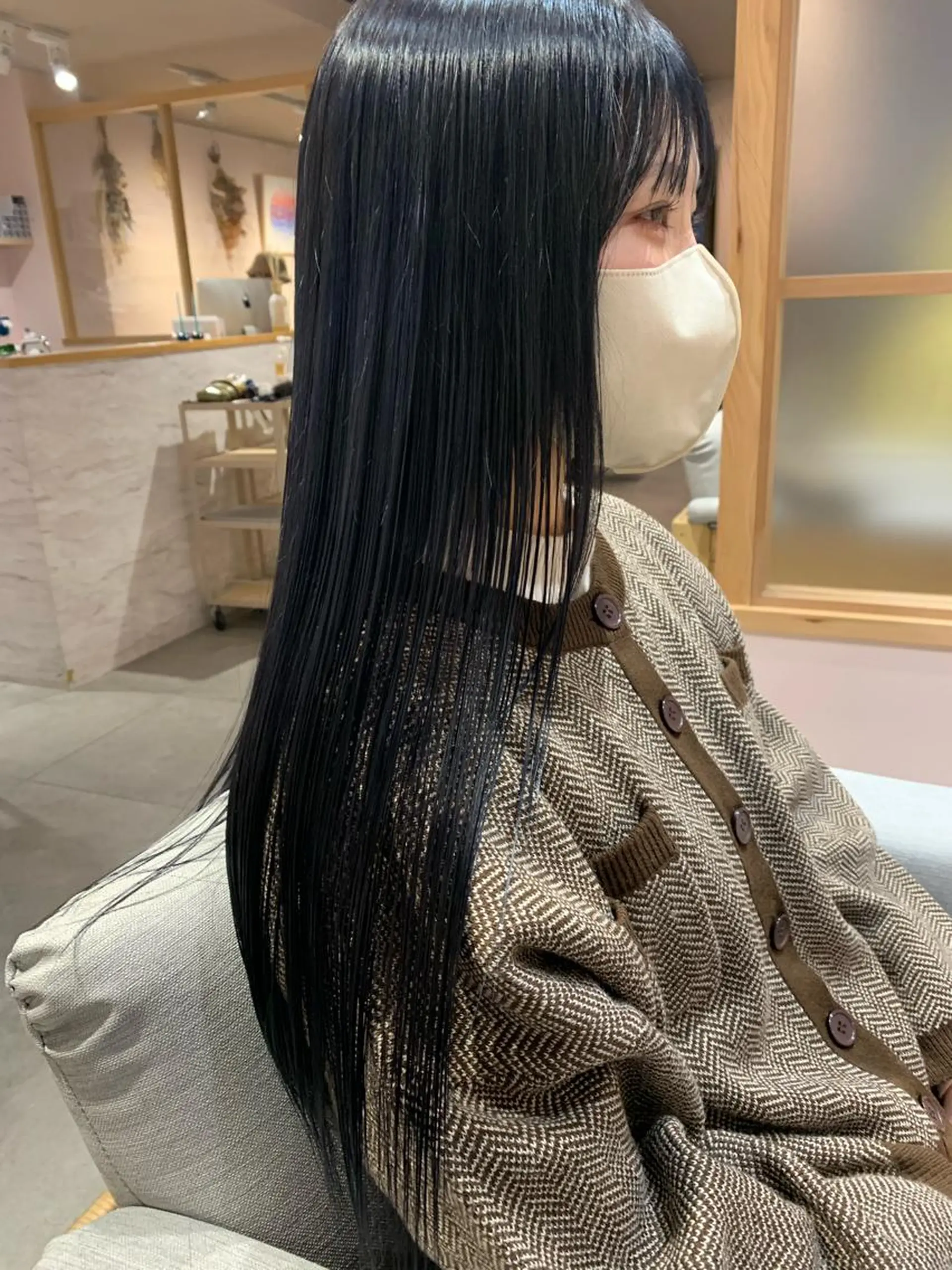 カラー 黒髪 ブルーカラー ブルーブラック rio .のヘアスタイル