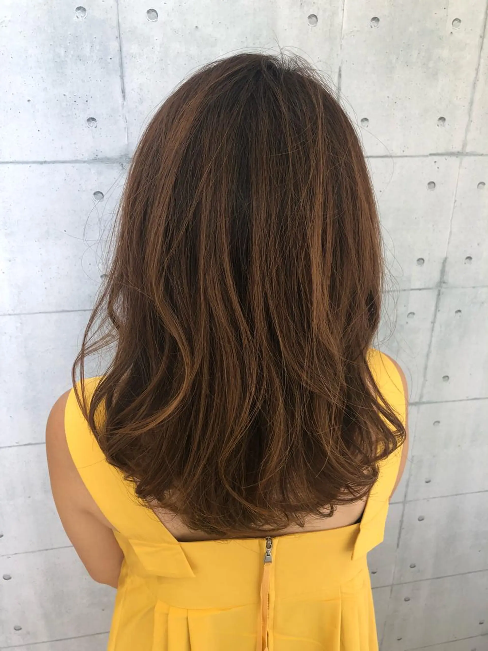 セミロング カラー イルミナカラー オレンジ ピンクカラー 金沢 広美のヘアスタイル