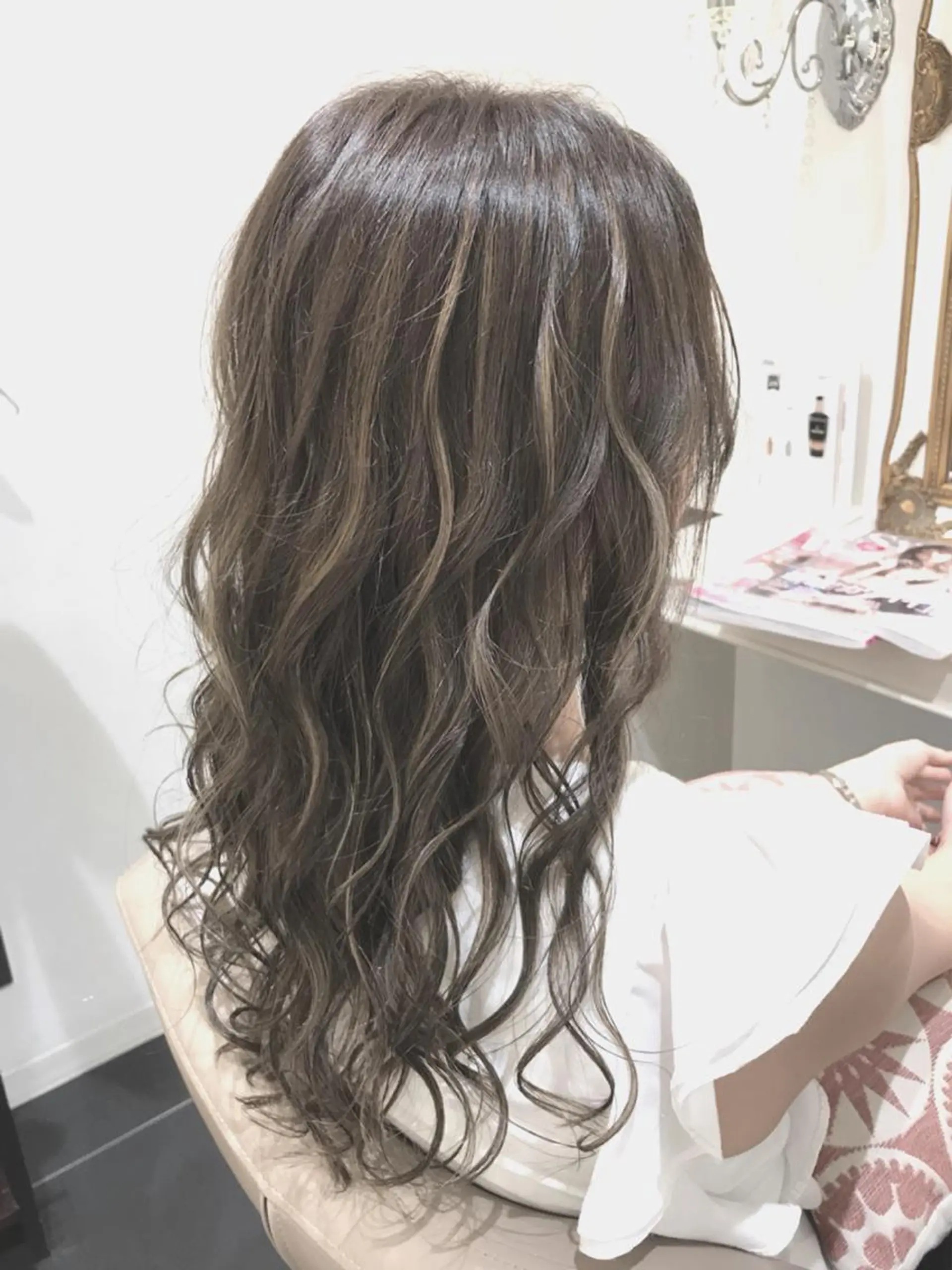 セミロング カラー ブリーチ ケアブリーチ 透明感カラー グレージュ ハイライトカラー カット ヘアカラー 山崎俊輔/髪質改善 /バレイヤージュのヘアスタイル