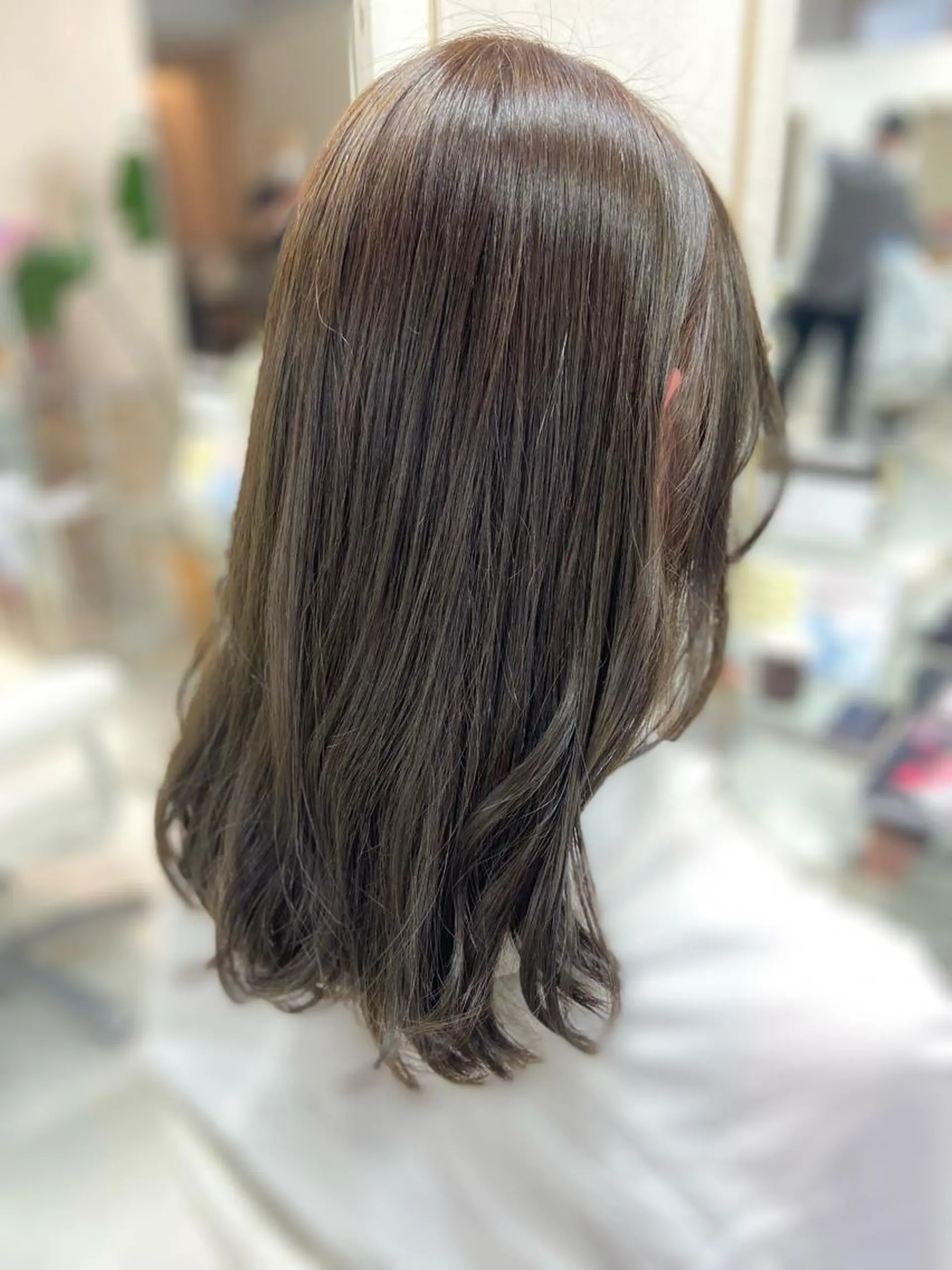 セミロング カラー オリーブカラー 菊地 美憂のヘアスタイル