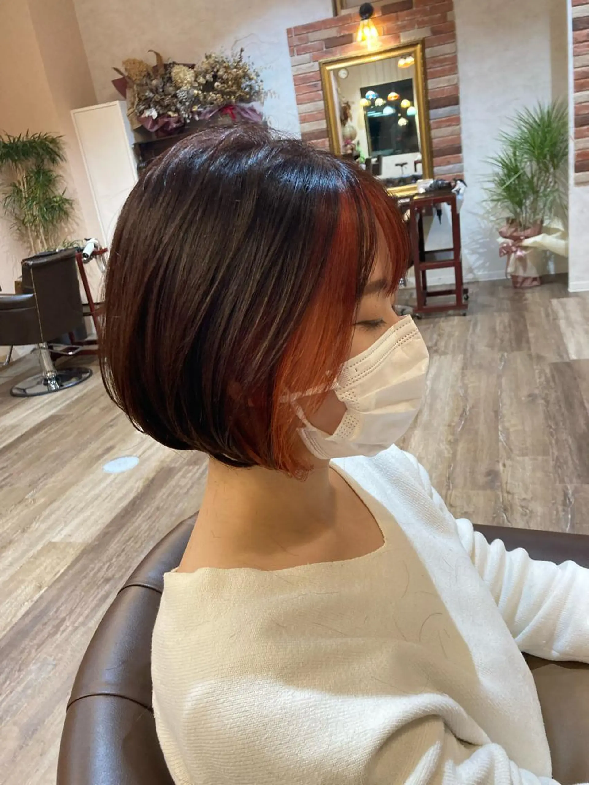 ショート カラー 馬場 百合恵のヘアスタイル