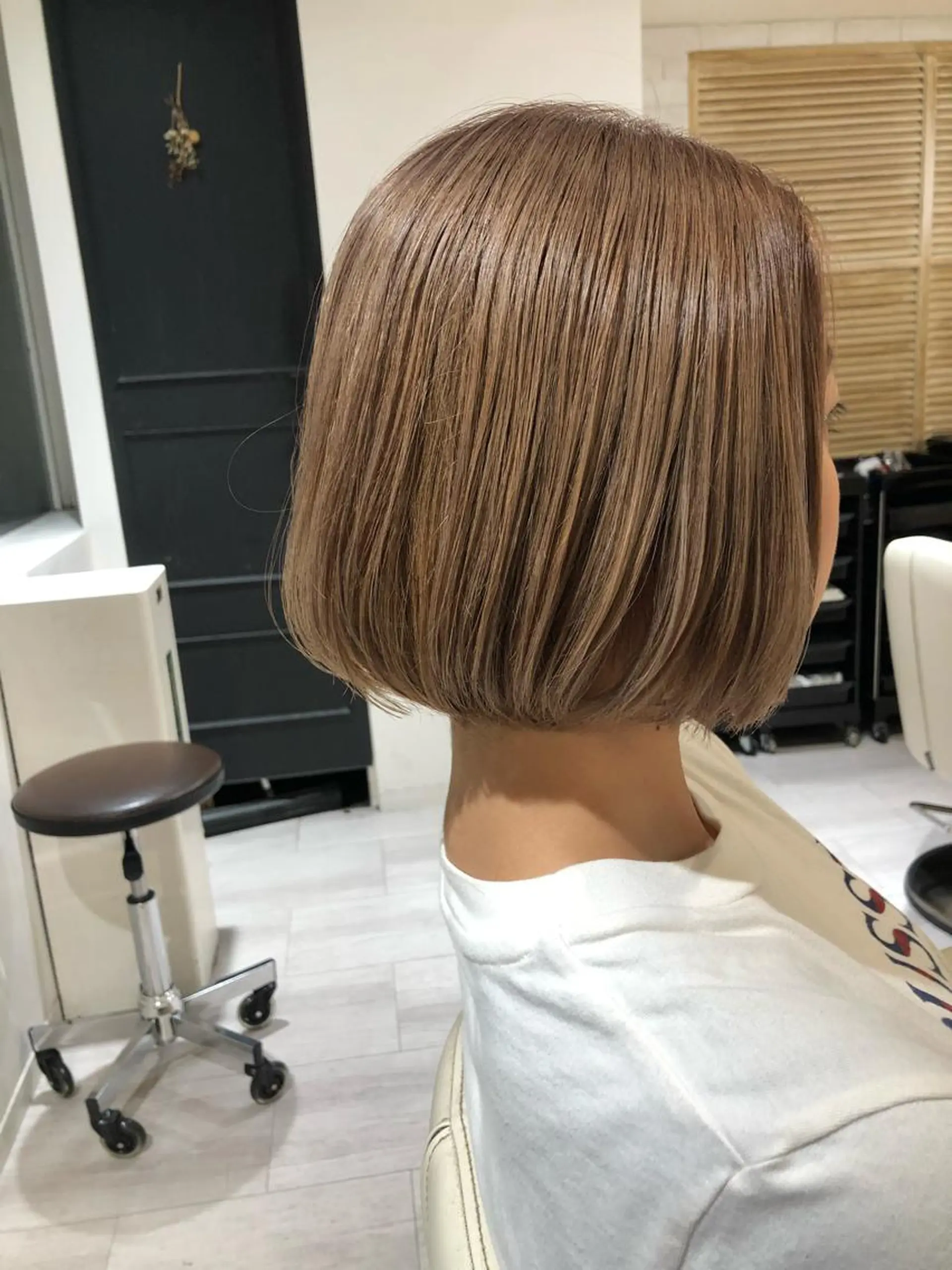 ショート カラー ボブ nui所属・ﾚｲﾔｰ.ﾍｱｾｯﾄ 🤍宮本しおりのヘアスタイル