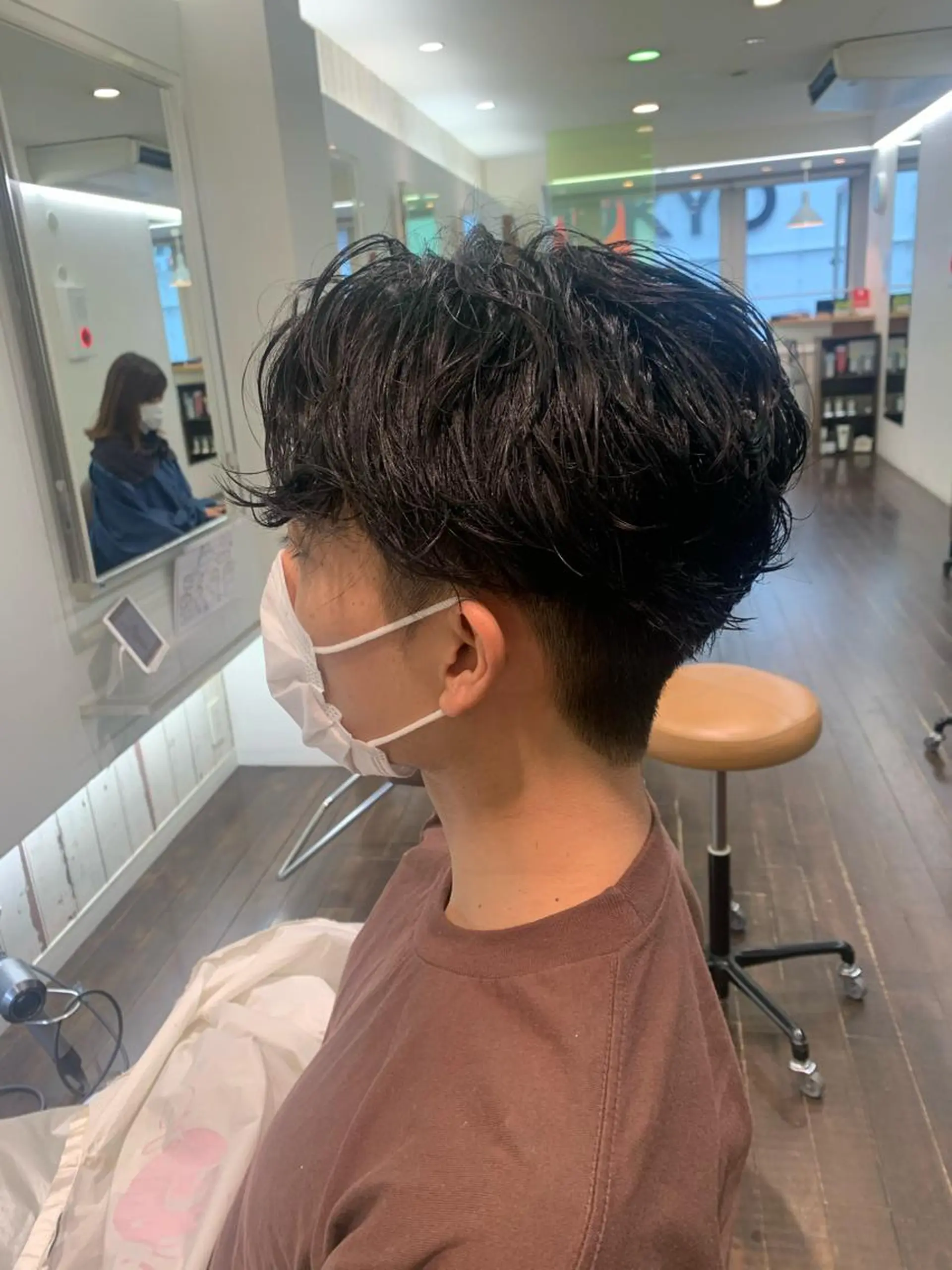 ショート メンズ ビジネス センターパート メンズパーマ Chill所属・三矢 ちなつのヘアスタイル