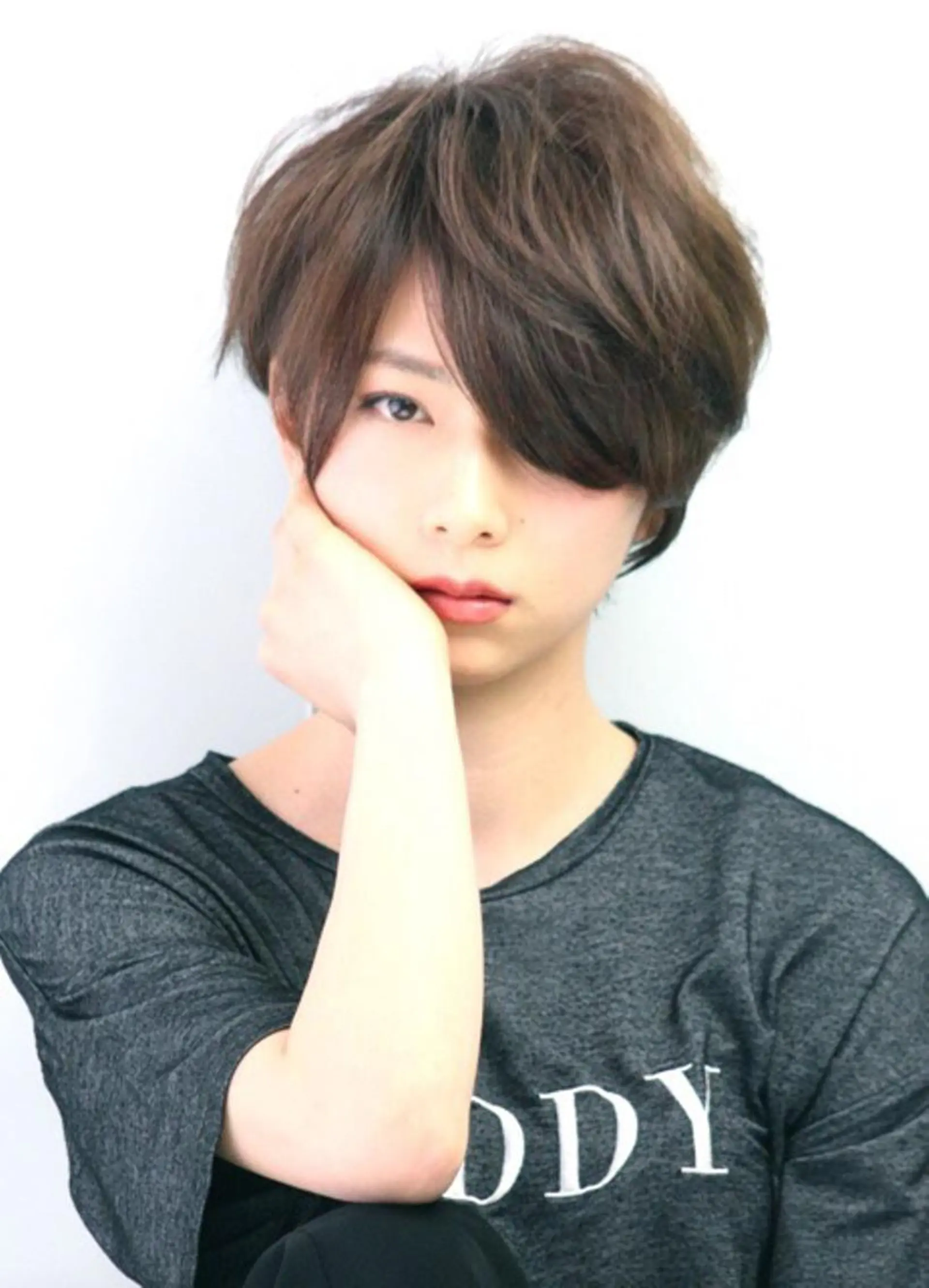 ショート カラー マツオカ ケンシロウのヘアスタイル