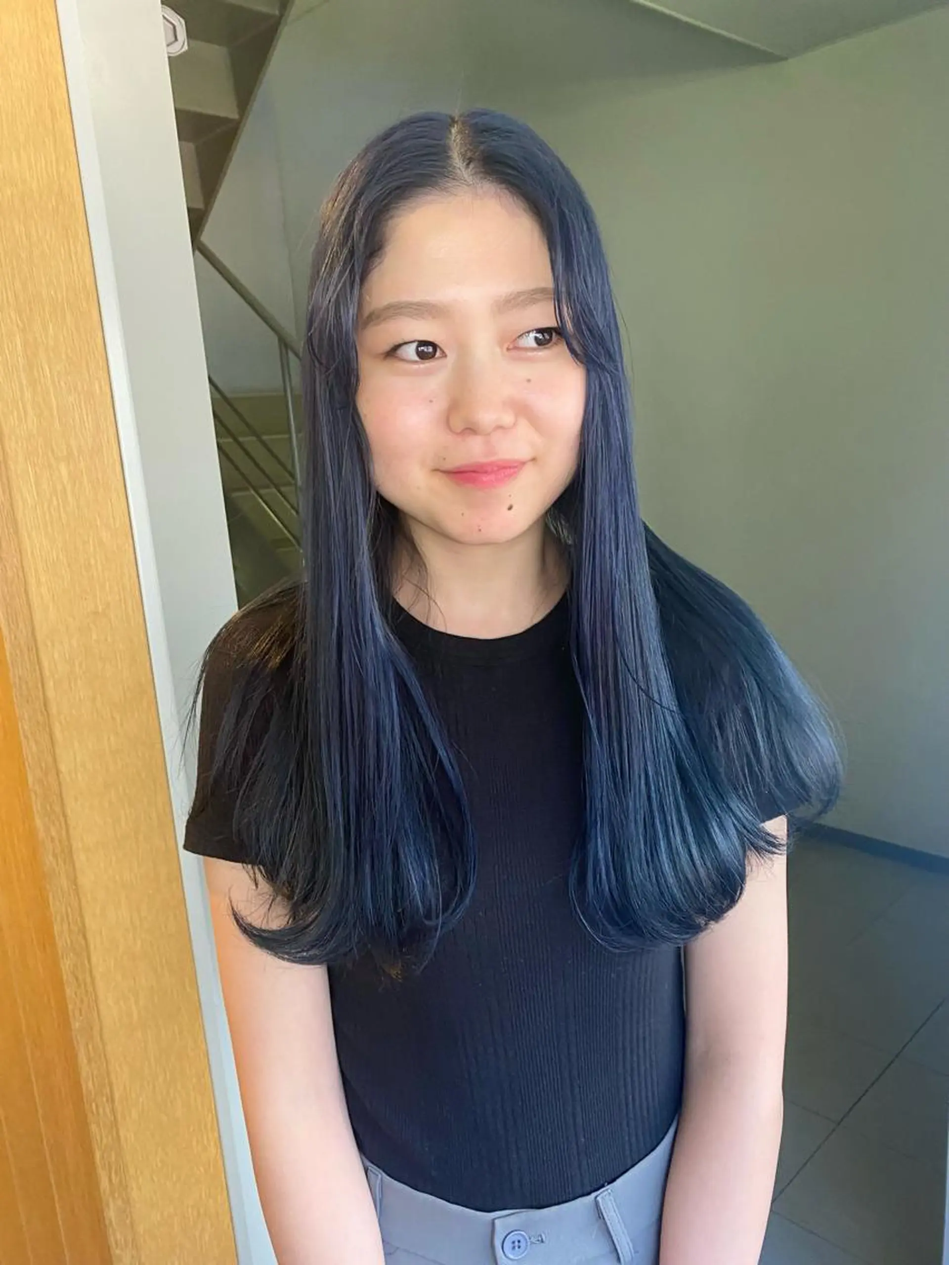 ロング 髪と音処　マトぺ所属・デザインカラー/ボブ ブリーチカラー/ユリのヘアスタイル