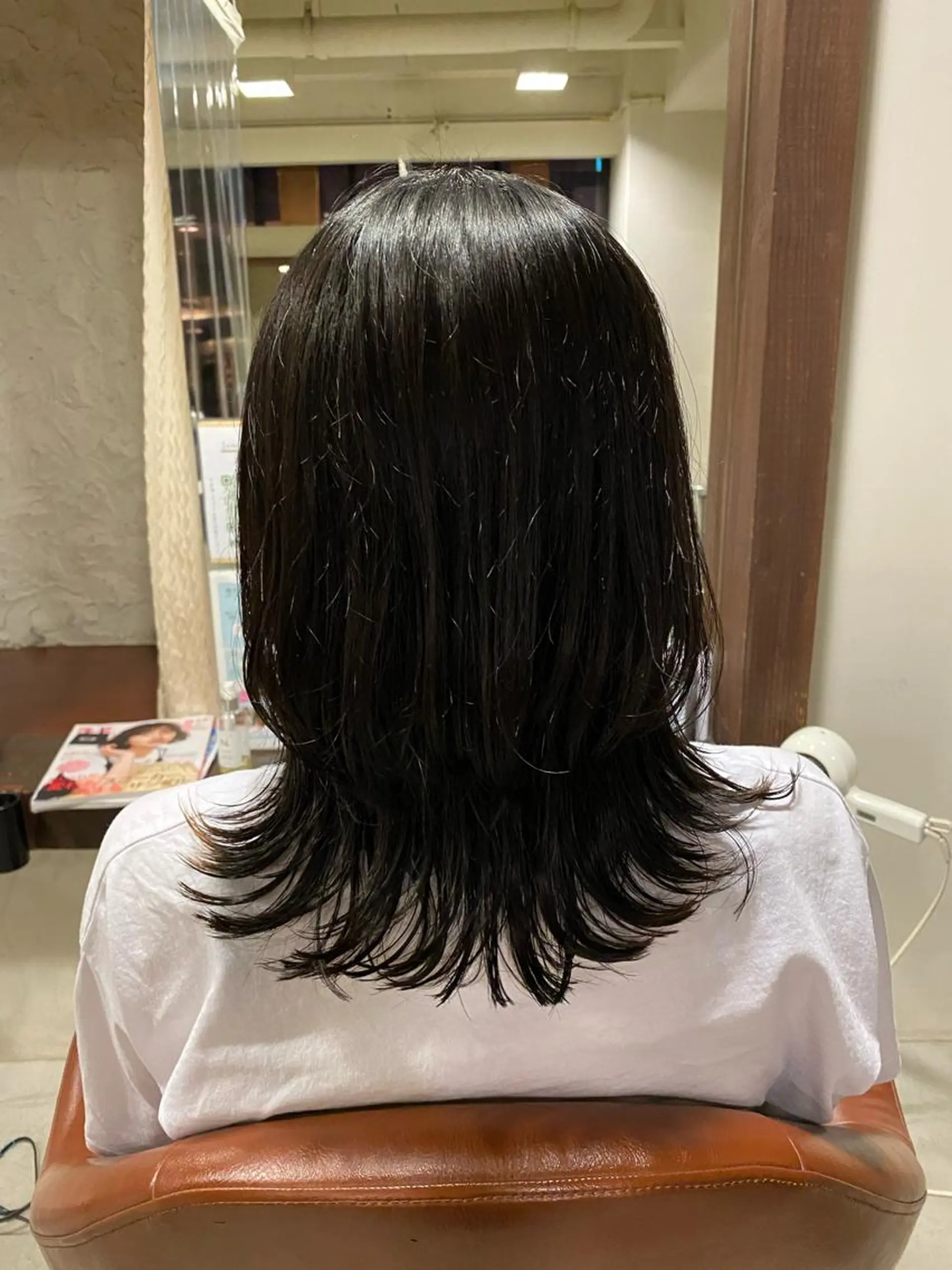 ミディアム カラー レイヤーカット 、 、のヘアスタイル