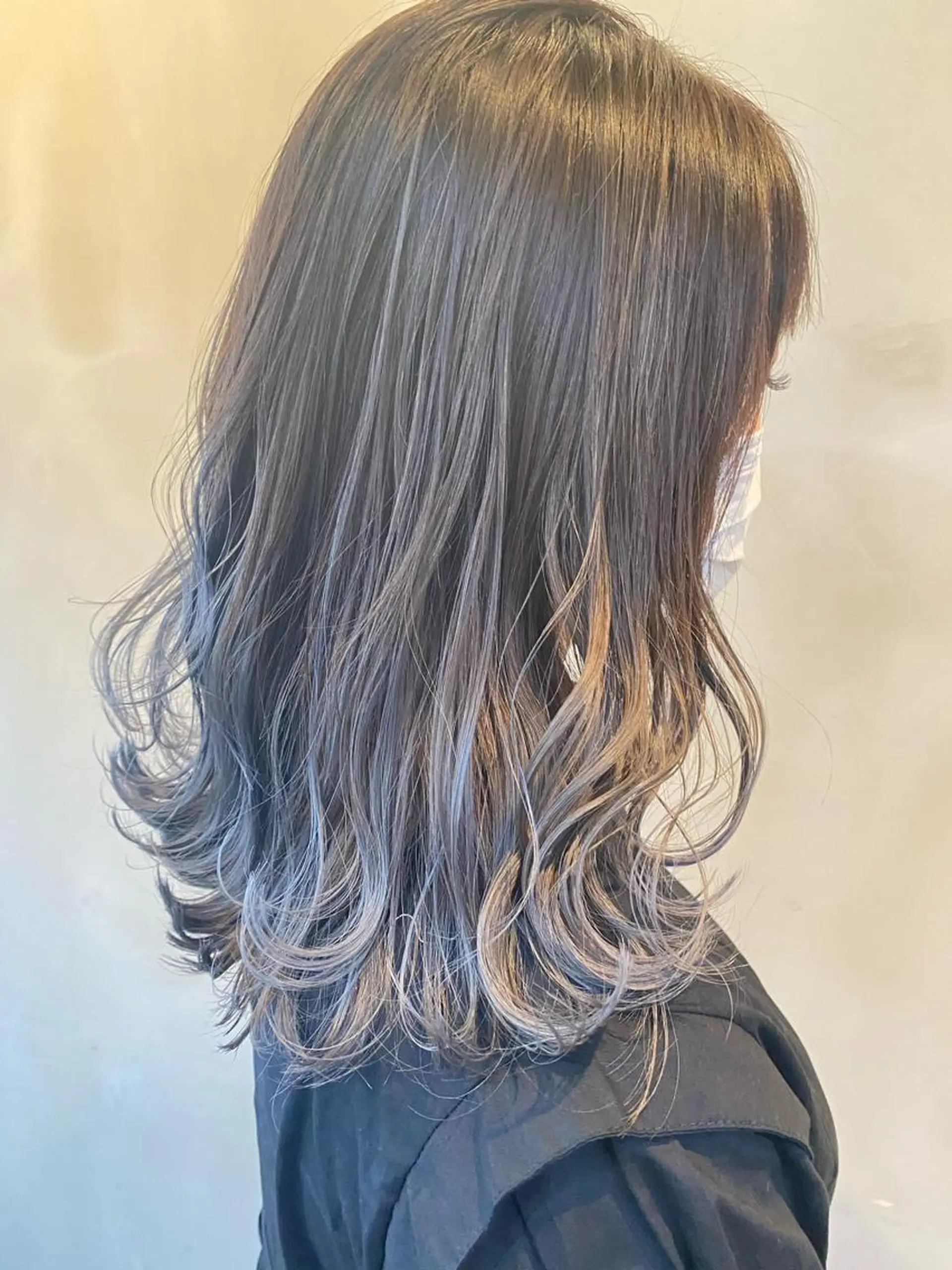 ミディアム カラー グラデーションカラー ハイライトカラー シルバー ハイライト Sail所属・Sail 【セイル】のヘアスタイル