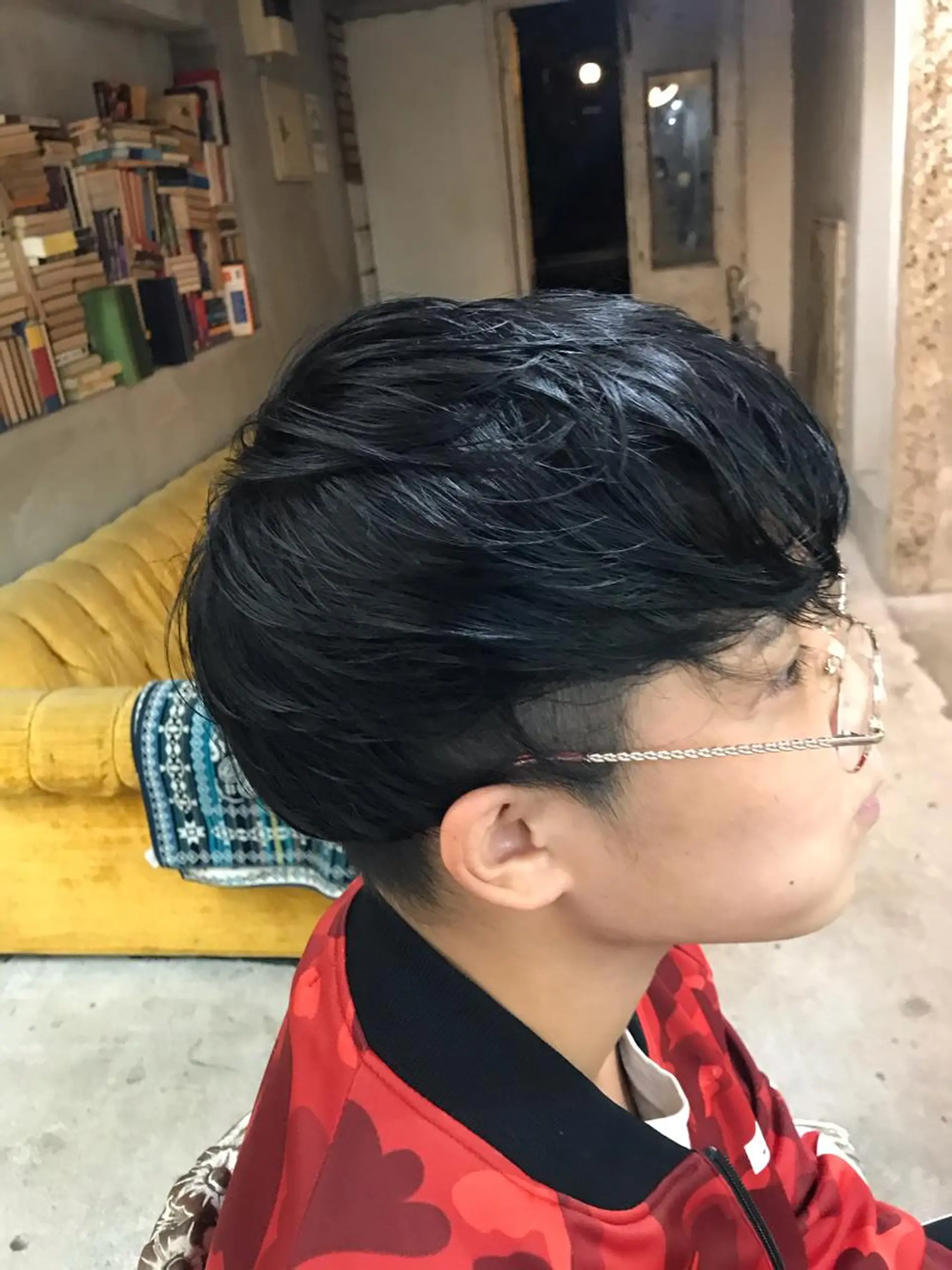 ショート カラー パーマ ヘアアレンジ メンズ メンズ就活ヘア 黒髪 ブルーカラー ブルーブラック お任せヘア☘️☘️ 及川渚のヘアスタイル