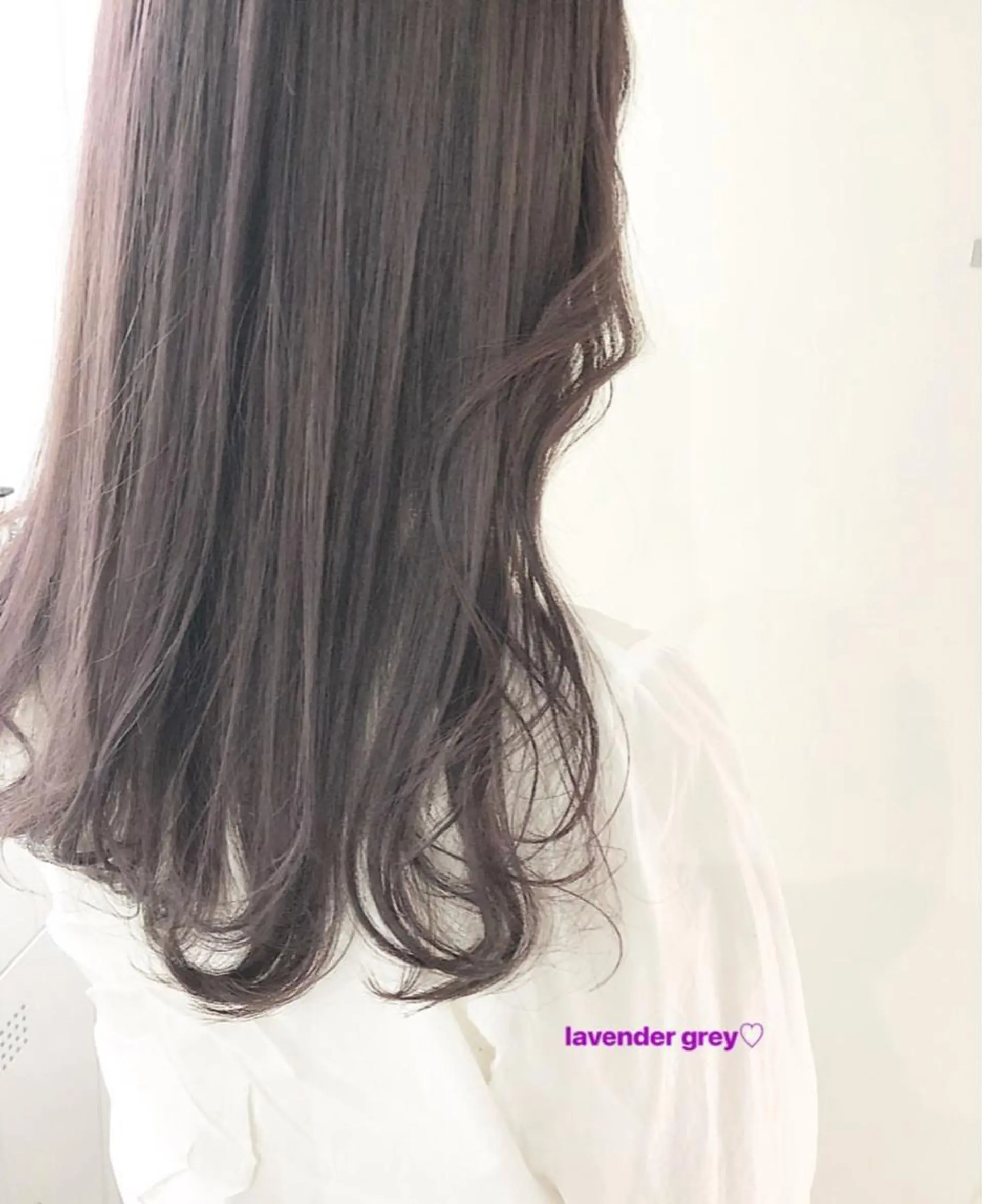 セミロング カラー ブリーチ ケアブリーチ ラベンダーカラー ラベンダーグレー ヘアカラー トリートメント autre所属・大久保 ひでなりのヘアスタイル