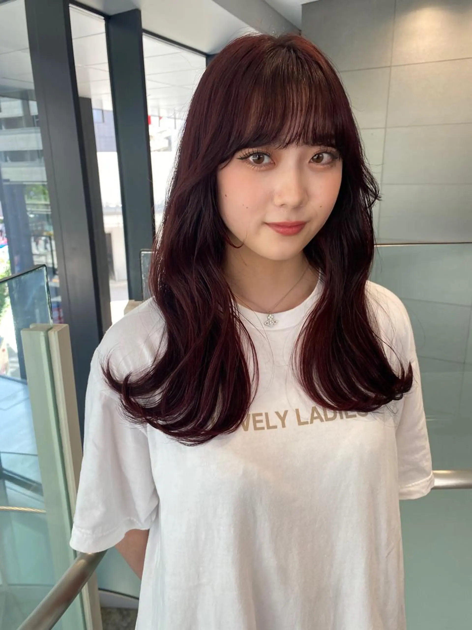 ロング カラー ヘアアレンジ カシス レッドカラー 'AXIS nagoya所属・'AXIS江森 美空のヘアスタイル