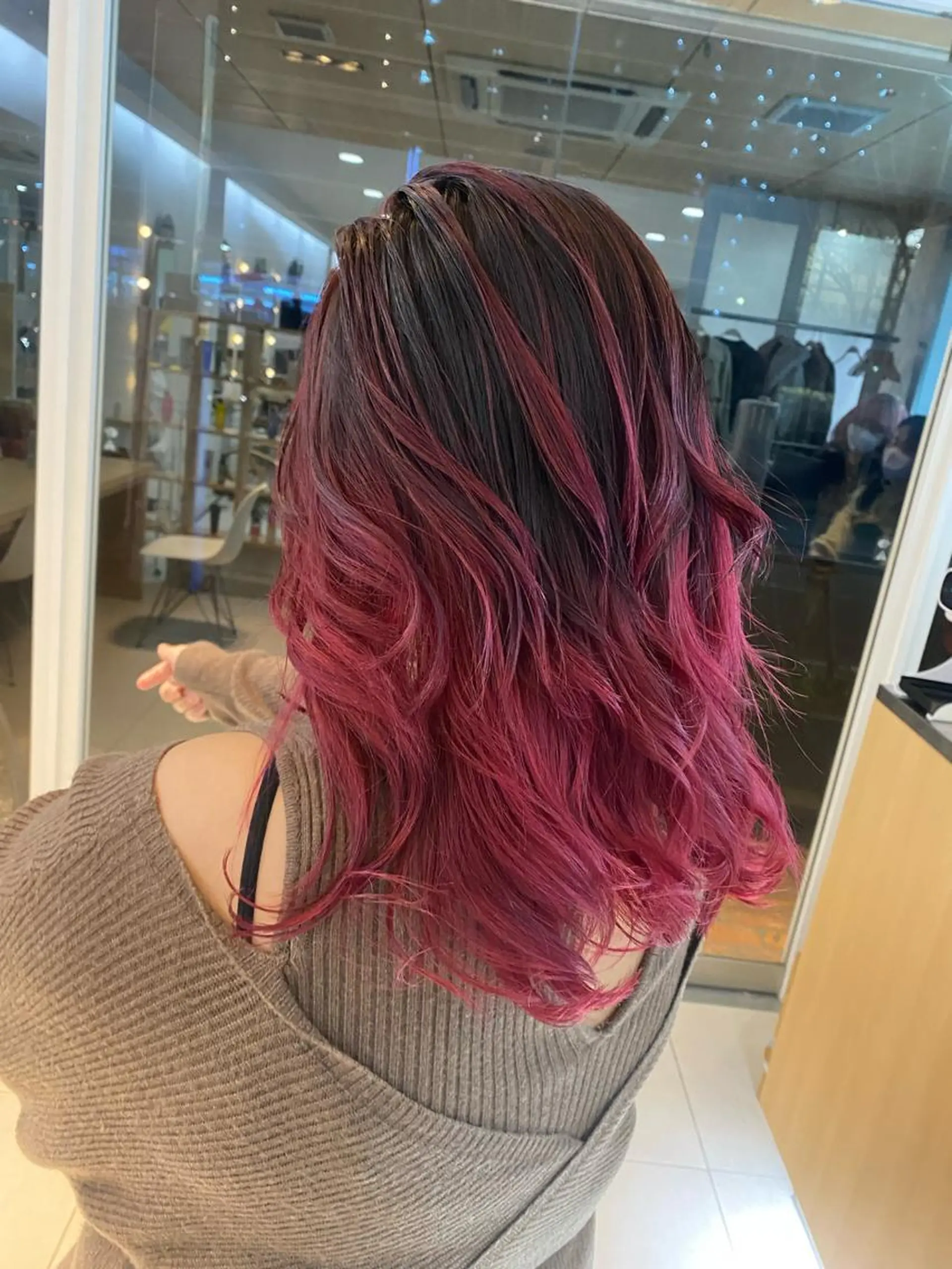 セミロング レイヤーカット トリートメント ヘアカラー 🍀透明感抜群🍀/ ハイトーンカラーのヘアスタイル