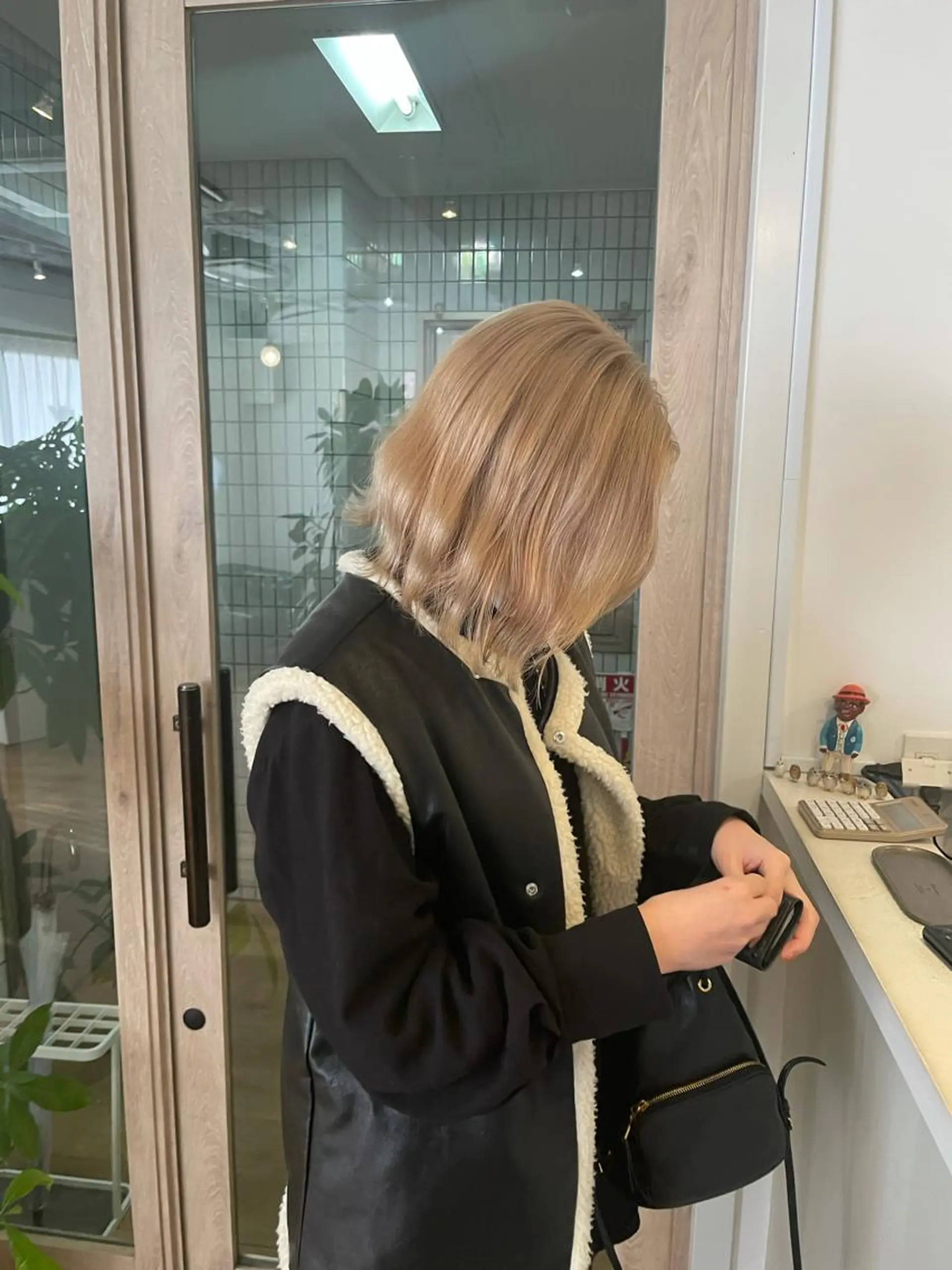 ミディアム カラー 🇰🇷ハイトーン× 韓国レイヤー레이어드のヘアスタイル