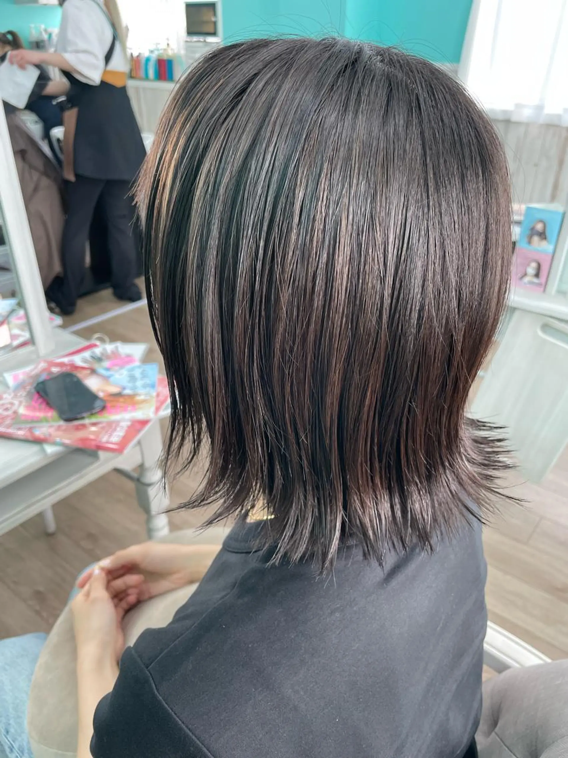 ミディアム ハイライト ヘアカラー トリートメント 🐆アンドウ チカコ🦓のヘアスタイル