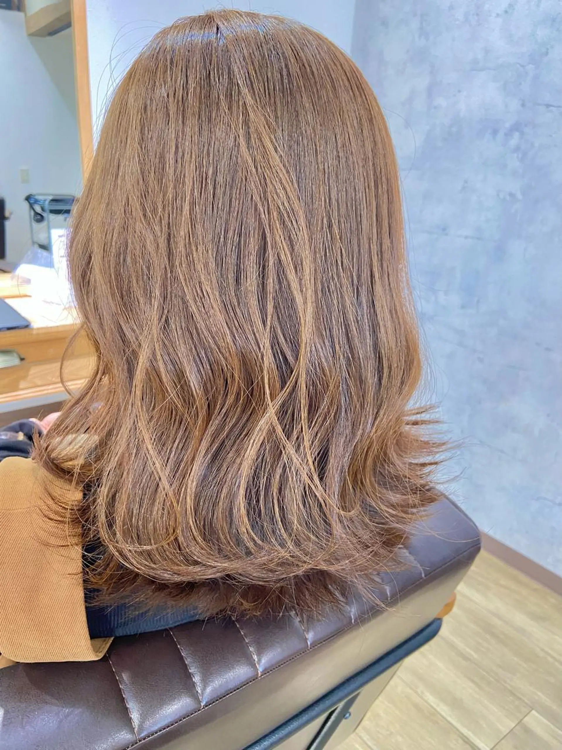 ミディアム カラー ベージュカラー 透明感カラー lico hair&relaxation所属・lico 栁 詩音のマツエク・マツパデザイン