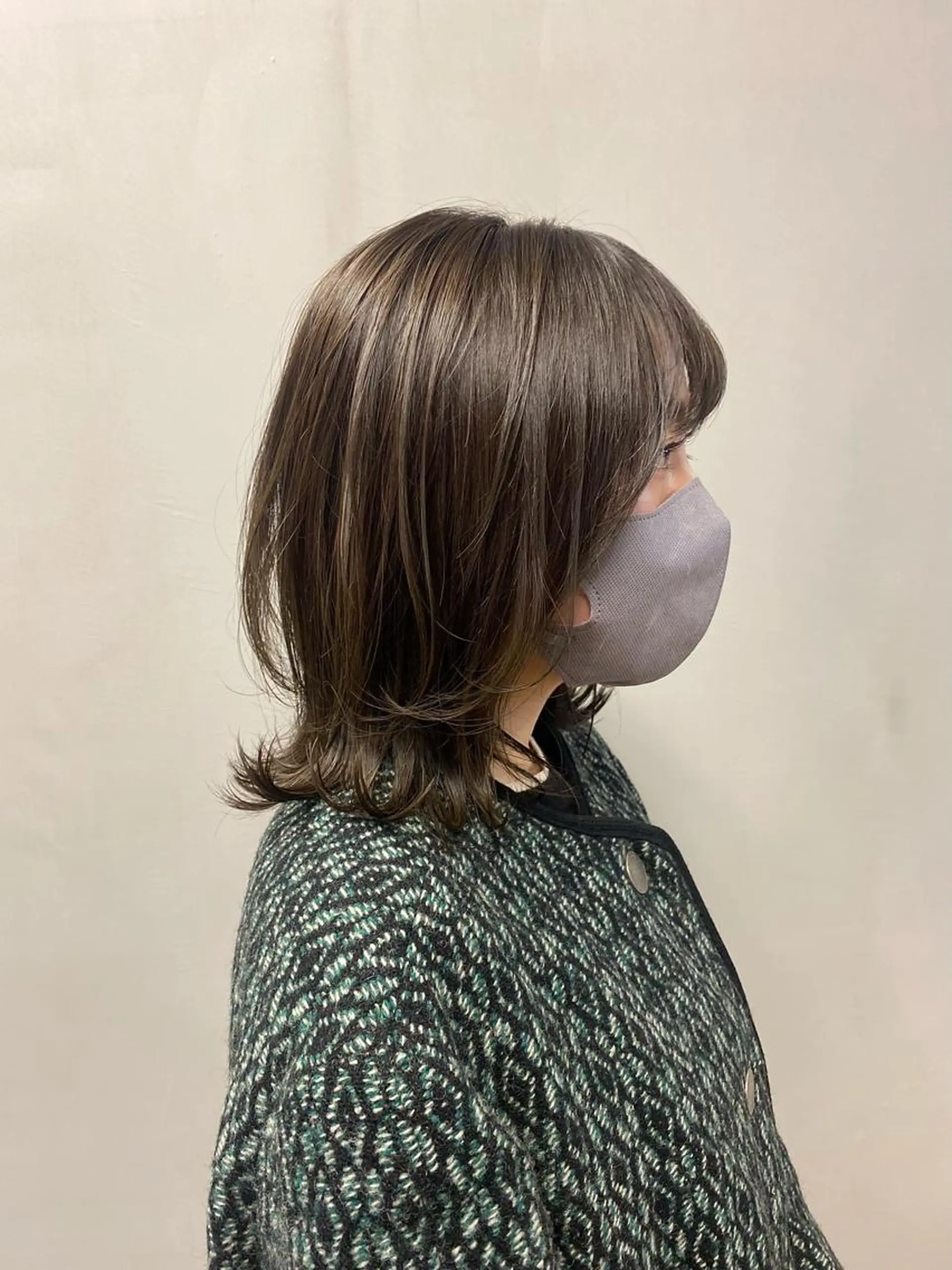 ミディアム カラー グレージュ オリーブグレージュ オリーブグレー ハル🌸柔色/ ブリーチなし/艶髪のヘアスタイル