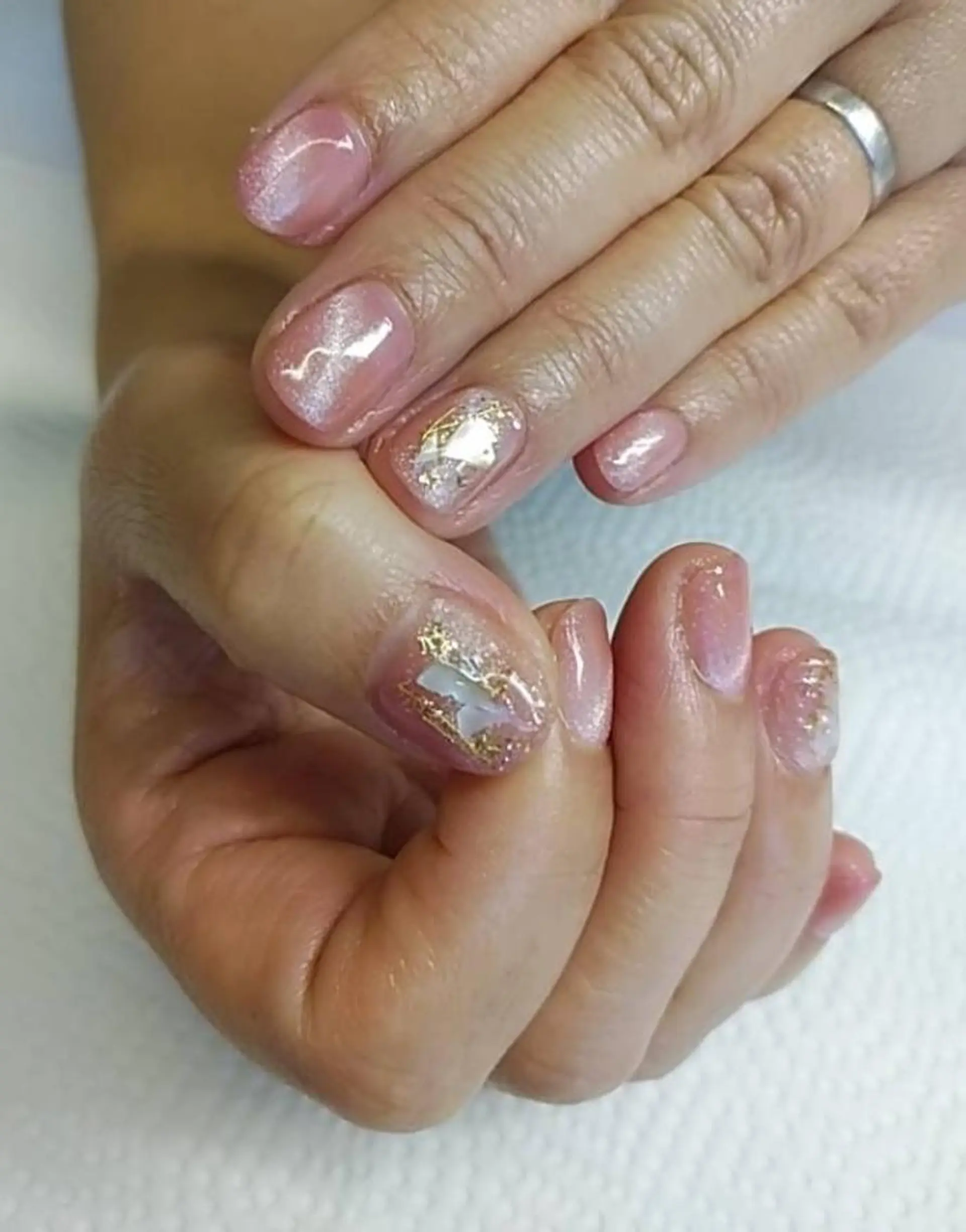 ネイル マグネットネイル ピンク ハンドネイル ハンドケア プライベートサロン RosyLily所属・プライベートサロン Rosy Lilyのネイルデザイン