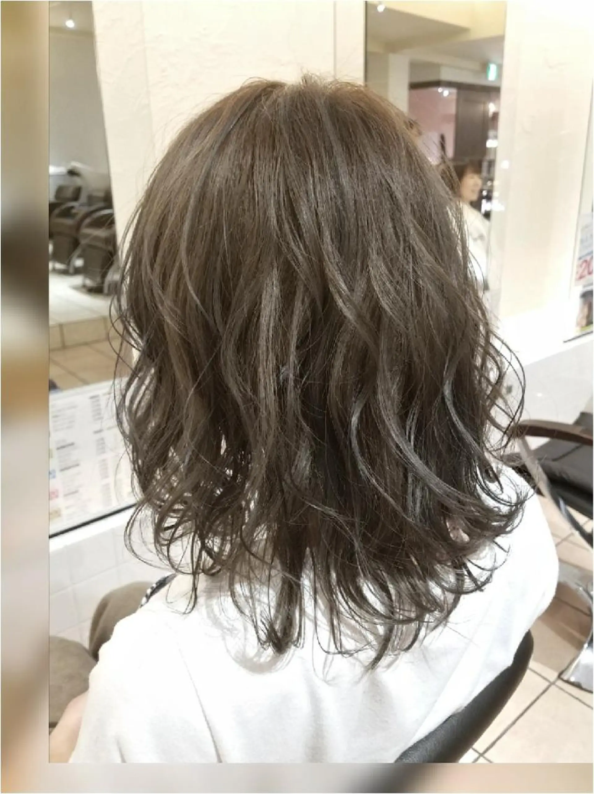 カラー ヘアアレンジ ミディアム グレージュ ハイライトカラー ハイライト 【髪質改善美容師】t occa茨木篠原健太のヘアスタイル