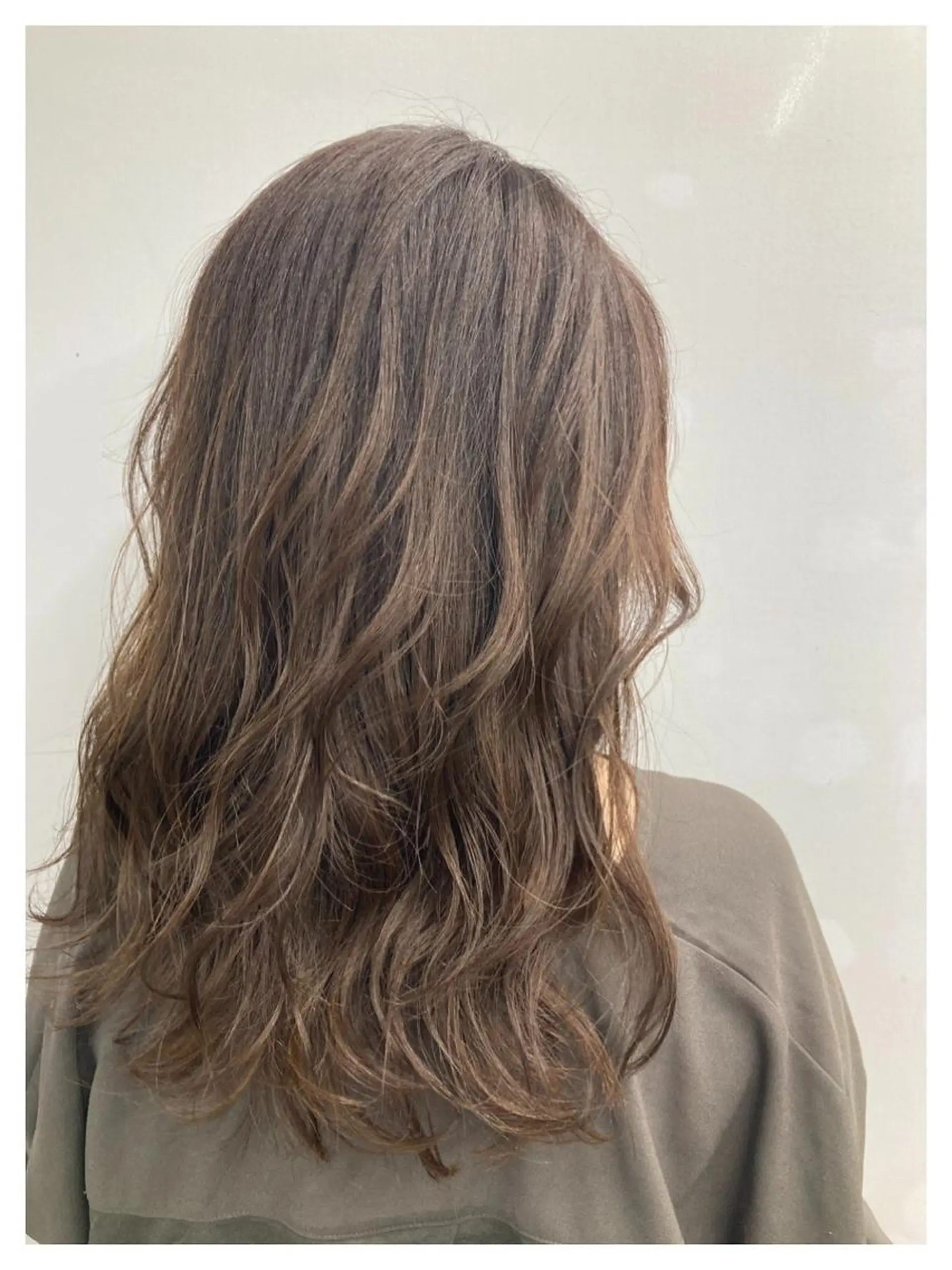 セミロング カラー グレージュ ヘアカラー ブリーチ&似合せボブ 田中寛十のヘアスタイル