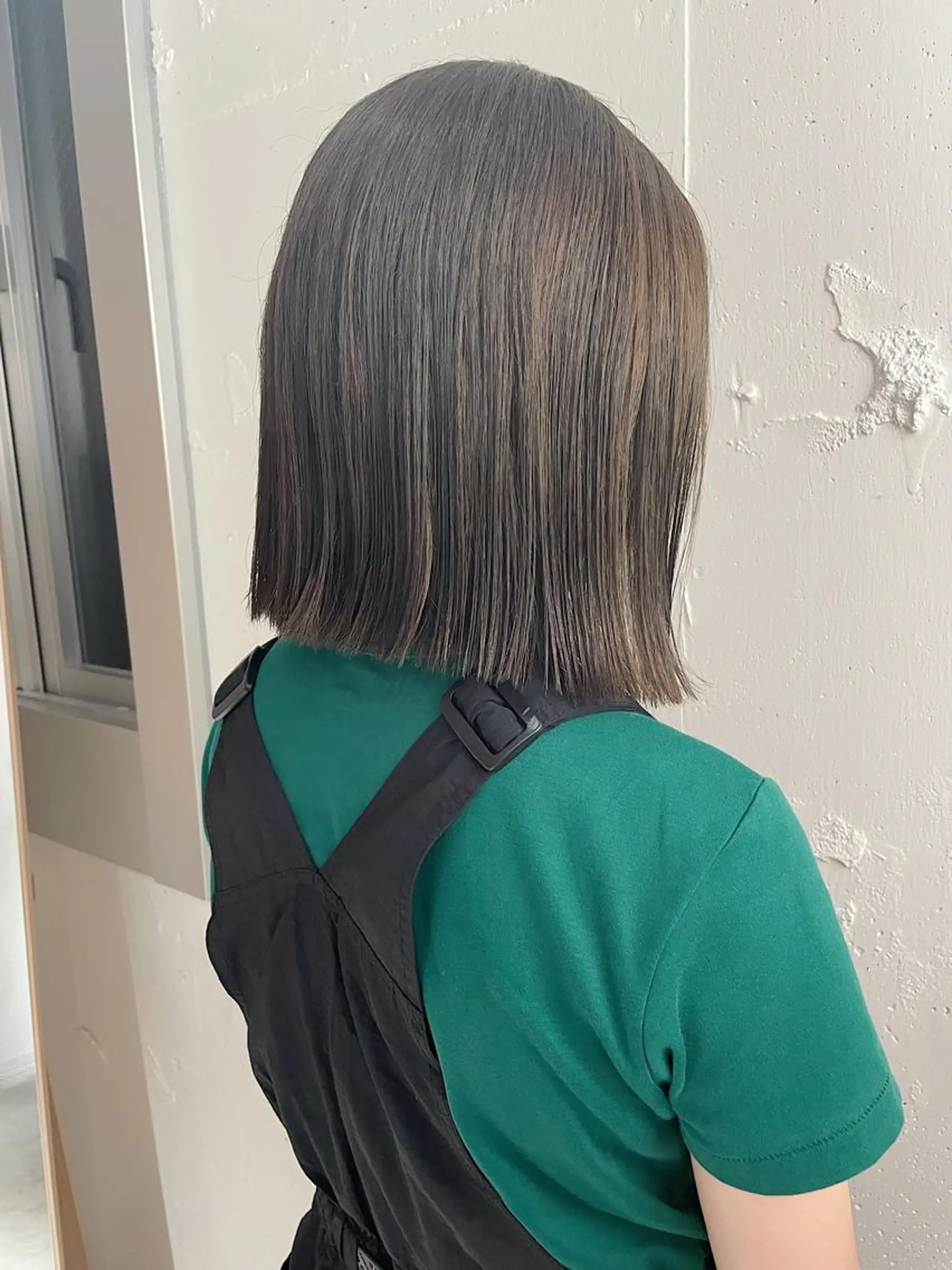 ミディアム カラー 切りっぱなしボブ ベージュカラー ブリーチ 透明感カラー ブリーチなしカラー 透明感color 🥣suzunaのヘアスタイル