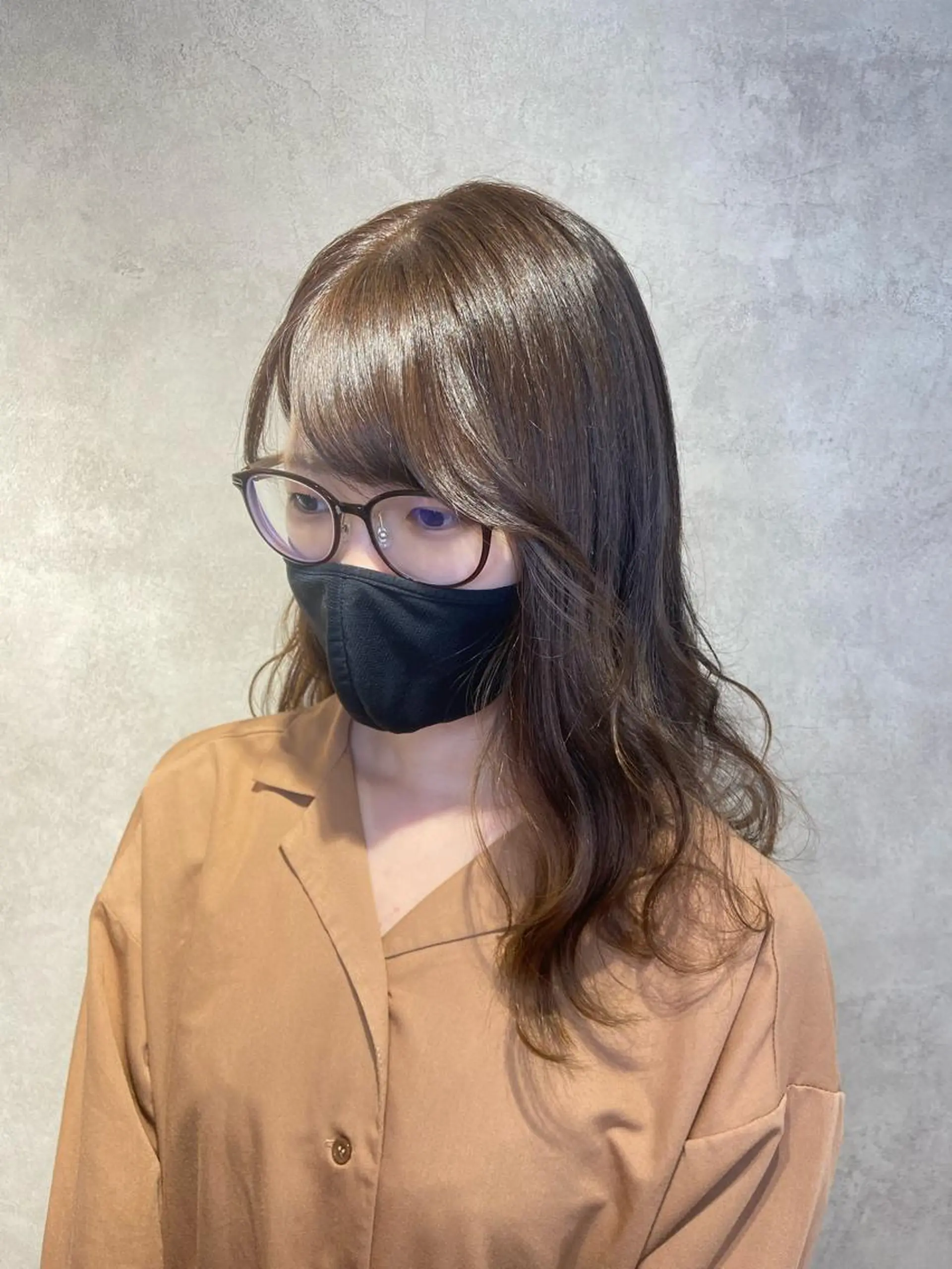 ロング カラー ベージュカラー フォギーベージュ ヘアカラー Selene 難波店 店長SHINTANIのヘアスタイル