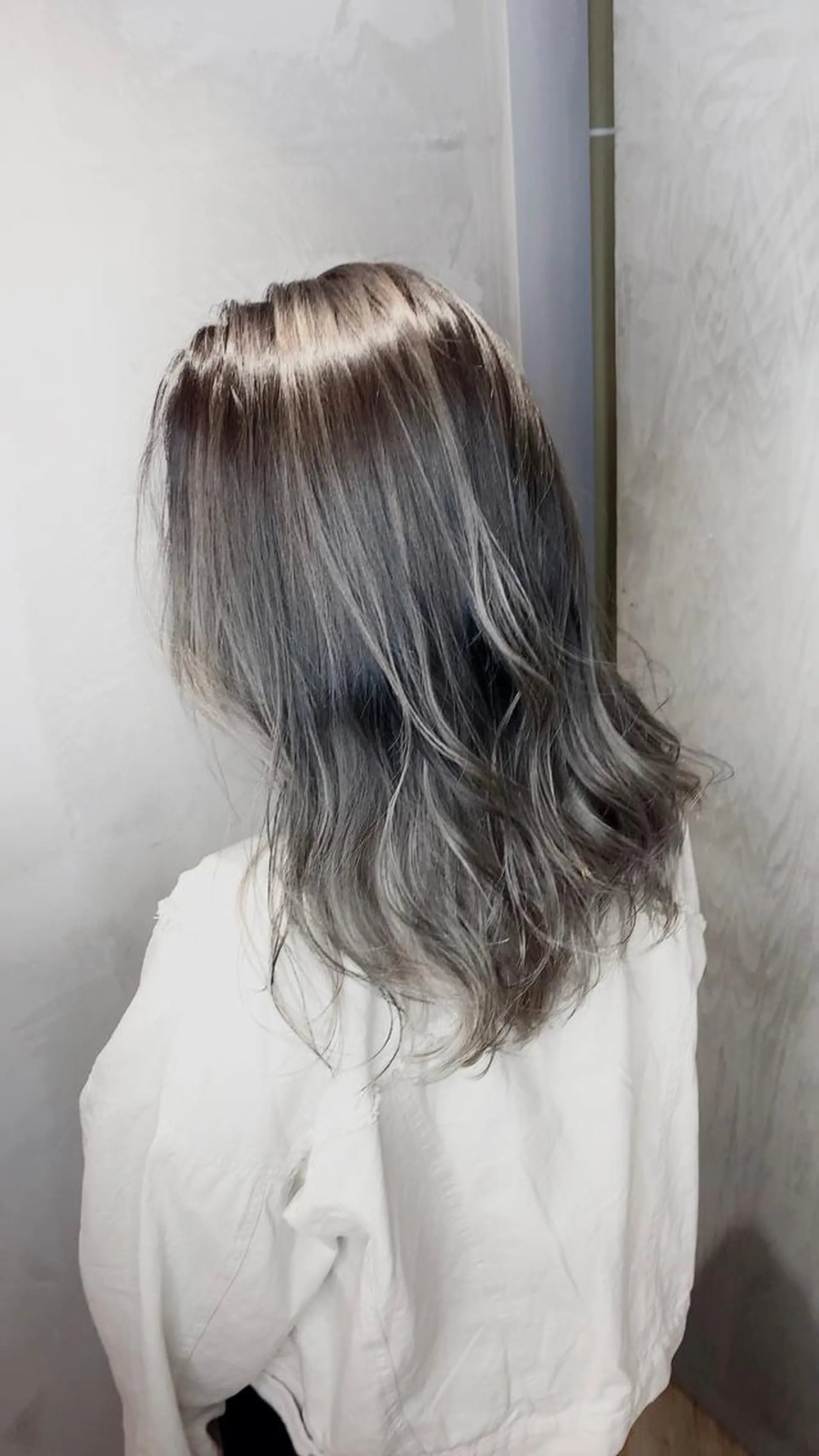 セミロング ハイライト 佐藤/本物志向の 髪質改善サロンのヘアスタイル