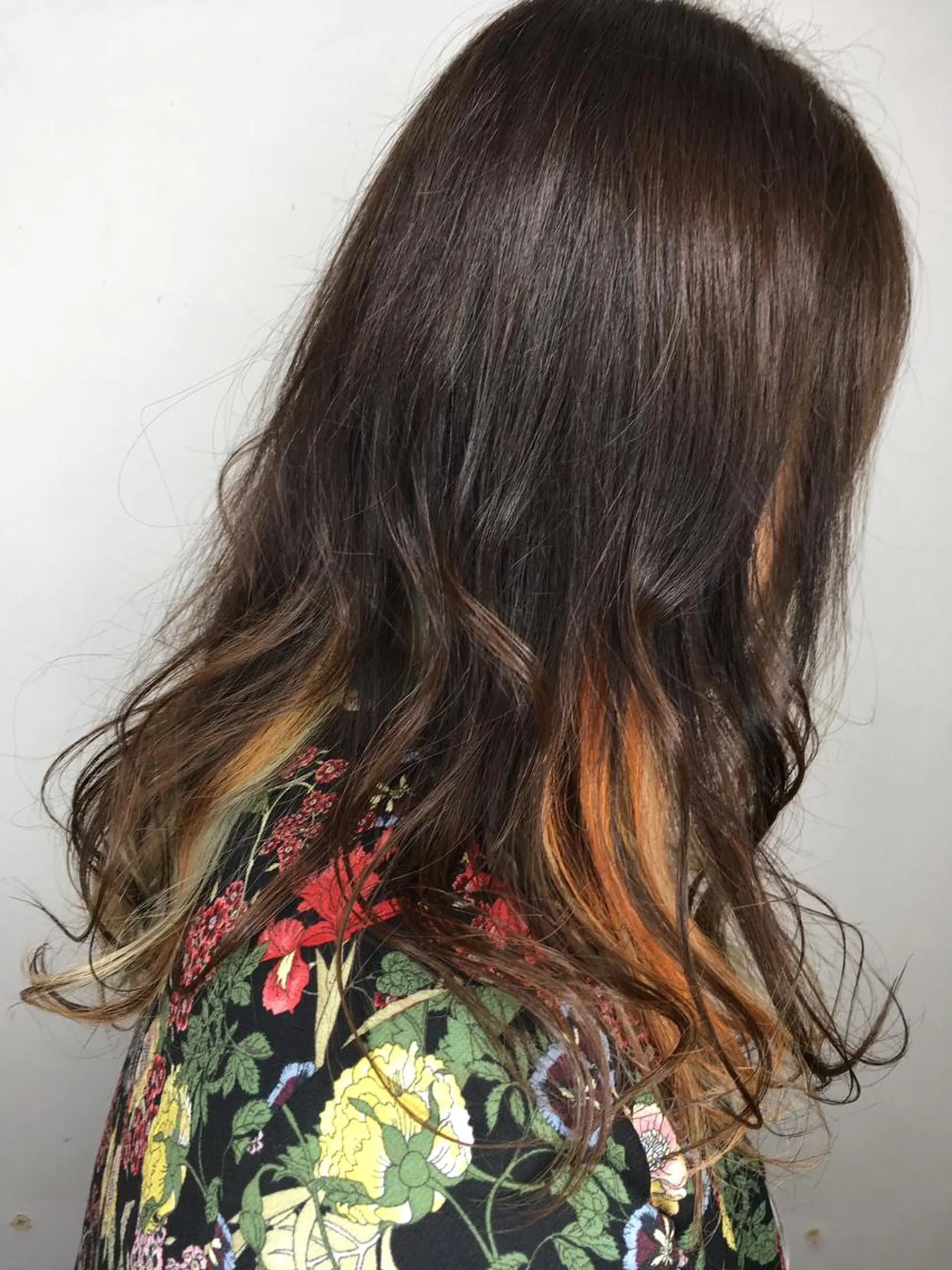 セミロング カラー カット トリートメント 白髪ぼかしハイライト 柳川拓哉のヘアスタイル