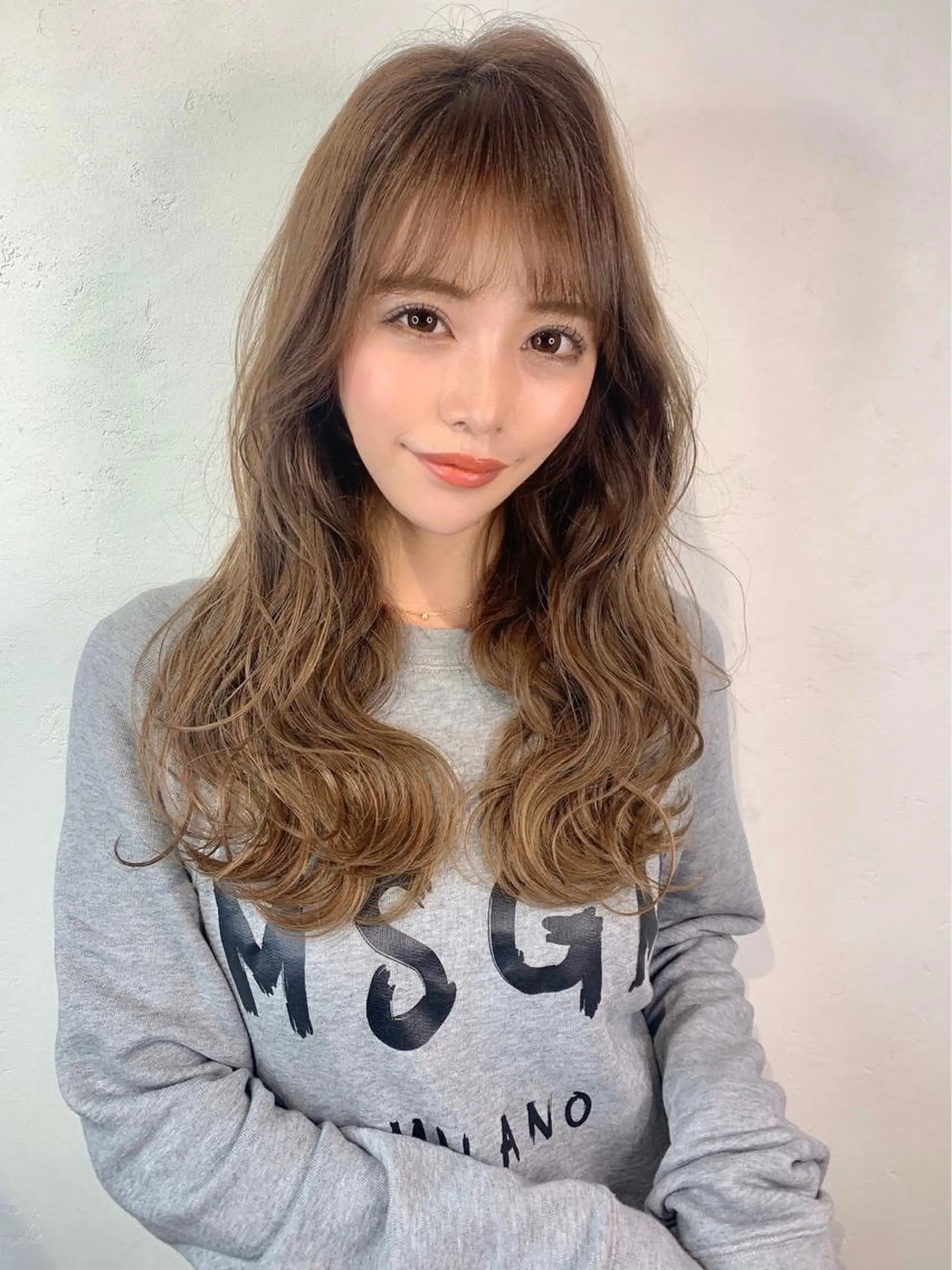 セミロング カラー _WHITE＋ 南海難波店のヘアスタイル