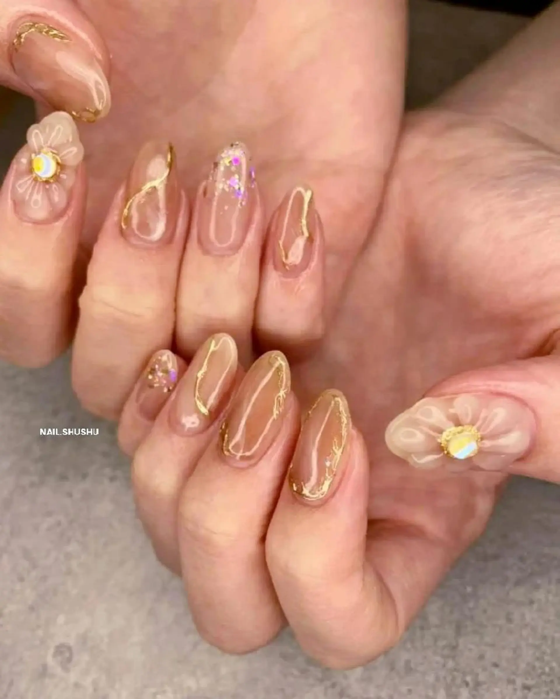 ネイル ニュアンスネイル ワンカラーネイル シンプルネイル 冬ネイル 3dパーツ/流行り 👧shushu❤️のネイルデザイン