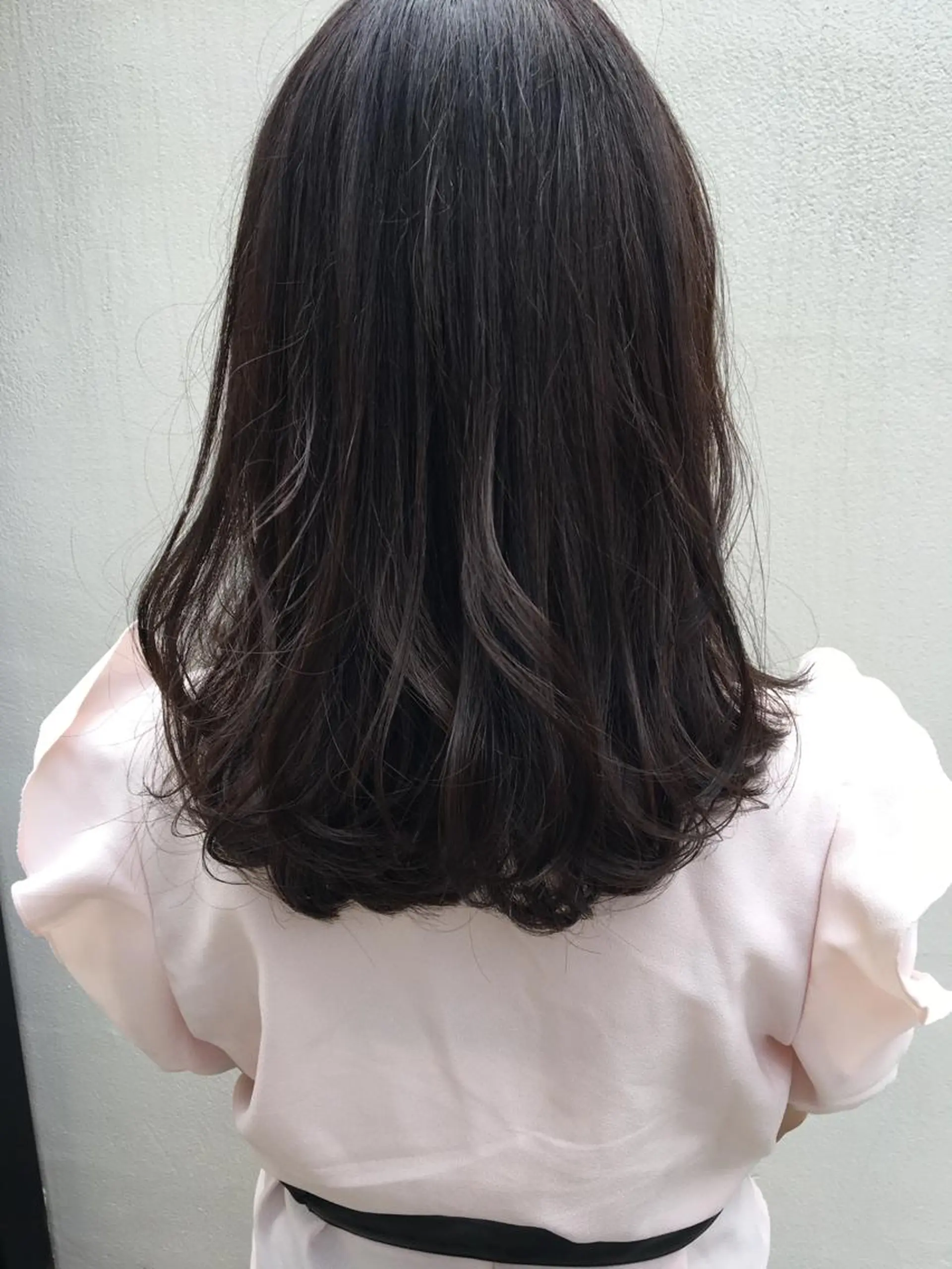 ミディアム カラー THE DAY所属・AKI HASHIMOTOのヘアスタイル