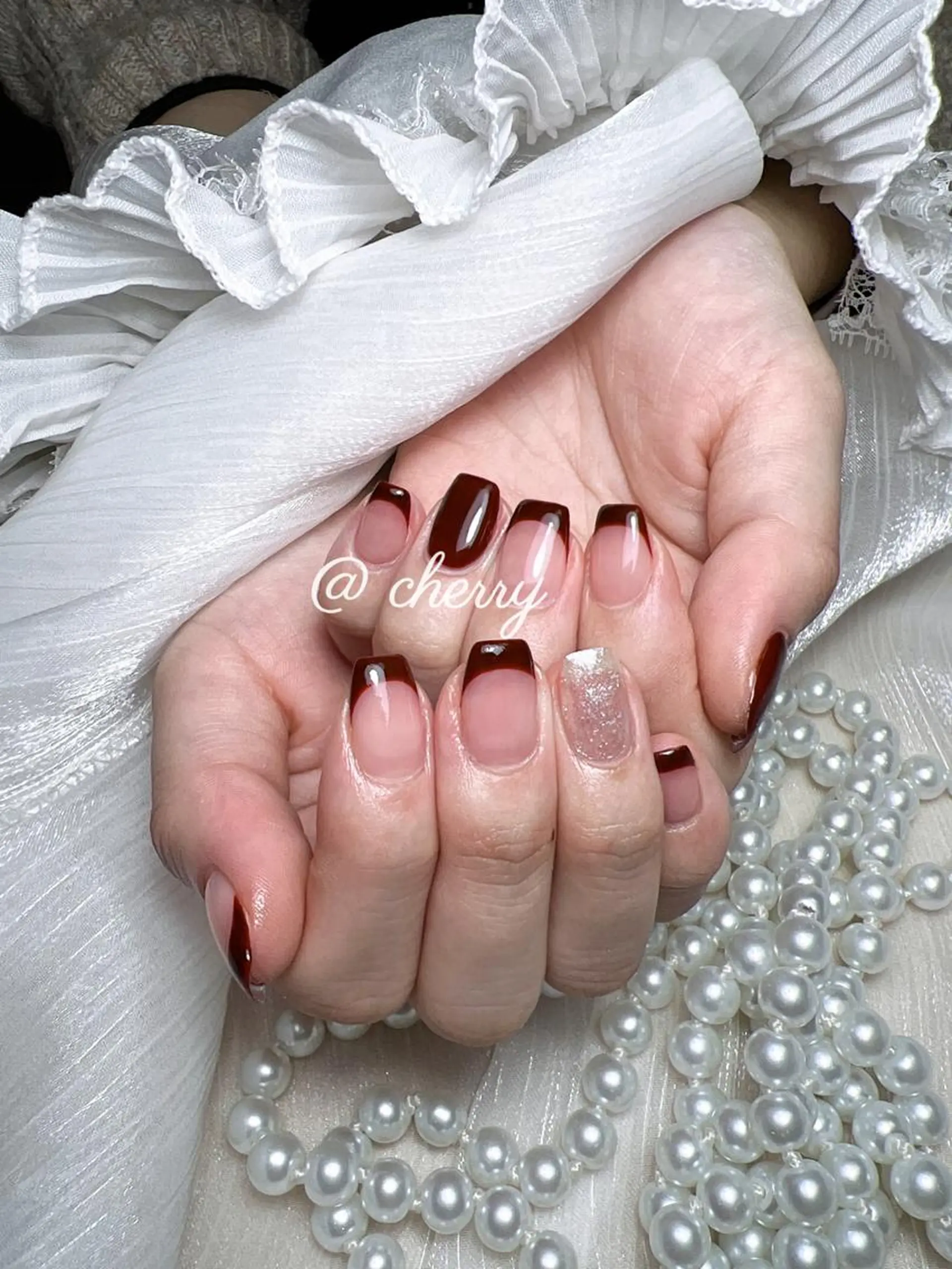 ネイル アートネイル ジェルネイル グラデーション キラキラネイル 持ち込み ハンドネイル ハンドケア LUXE NAIL SALONのネイルデザイン