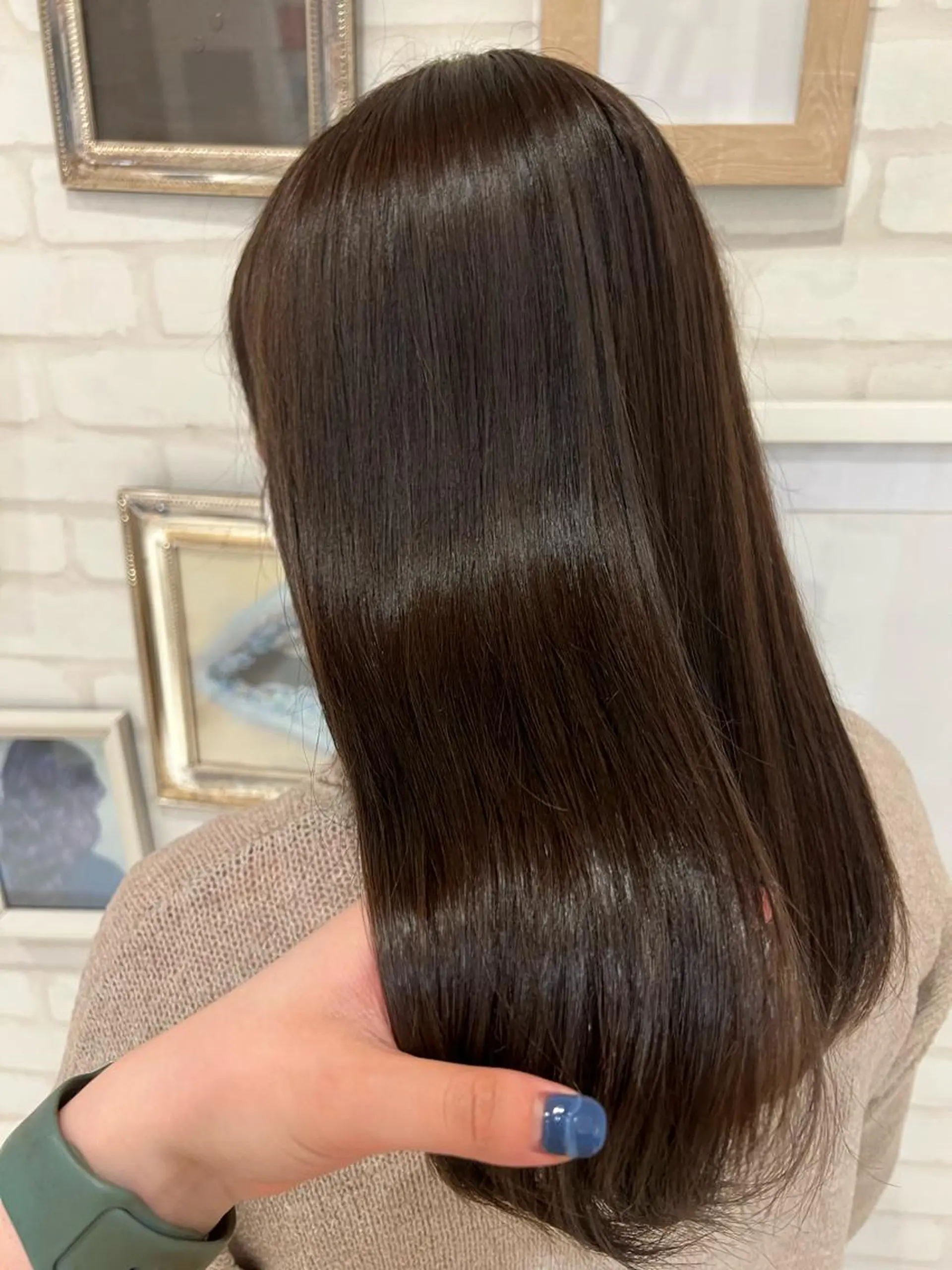 ロング カラー 石崎 真維のヘアスタイル