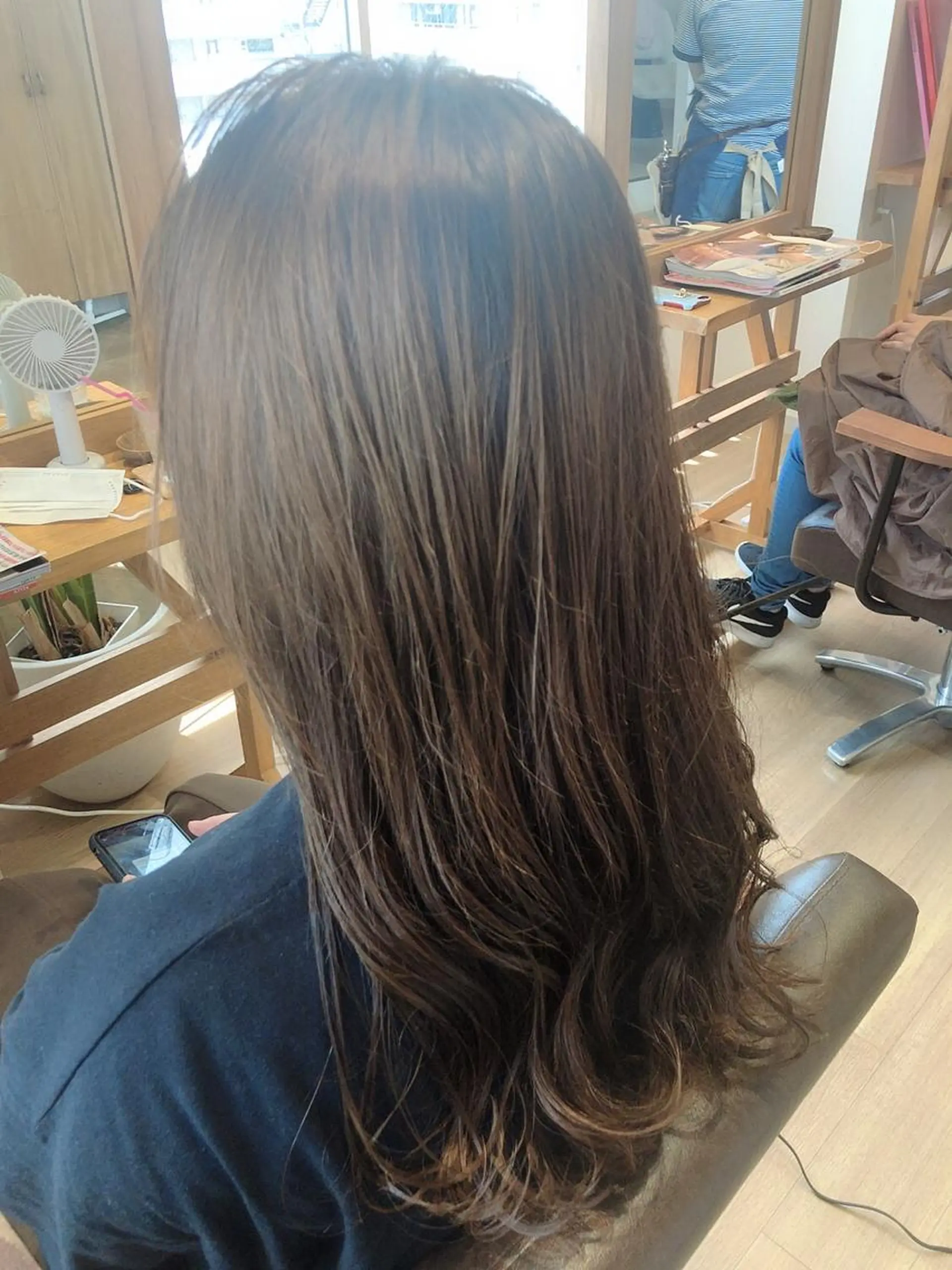 セミロング カラー Ate by little所属・青木 梢のヘアスタイル