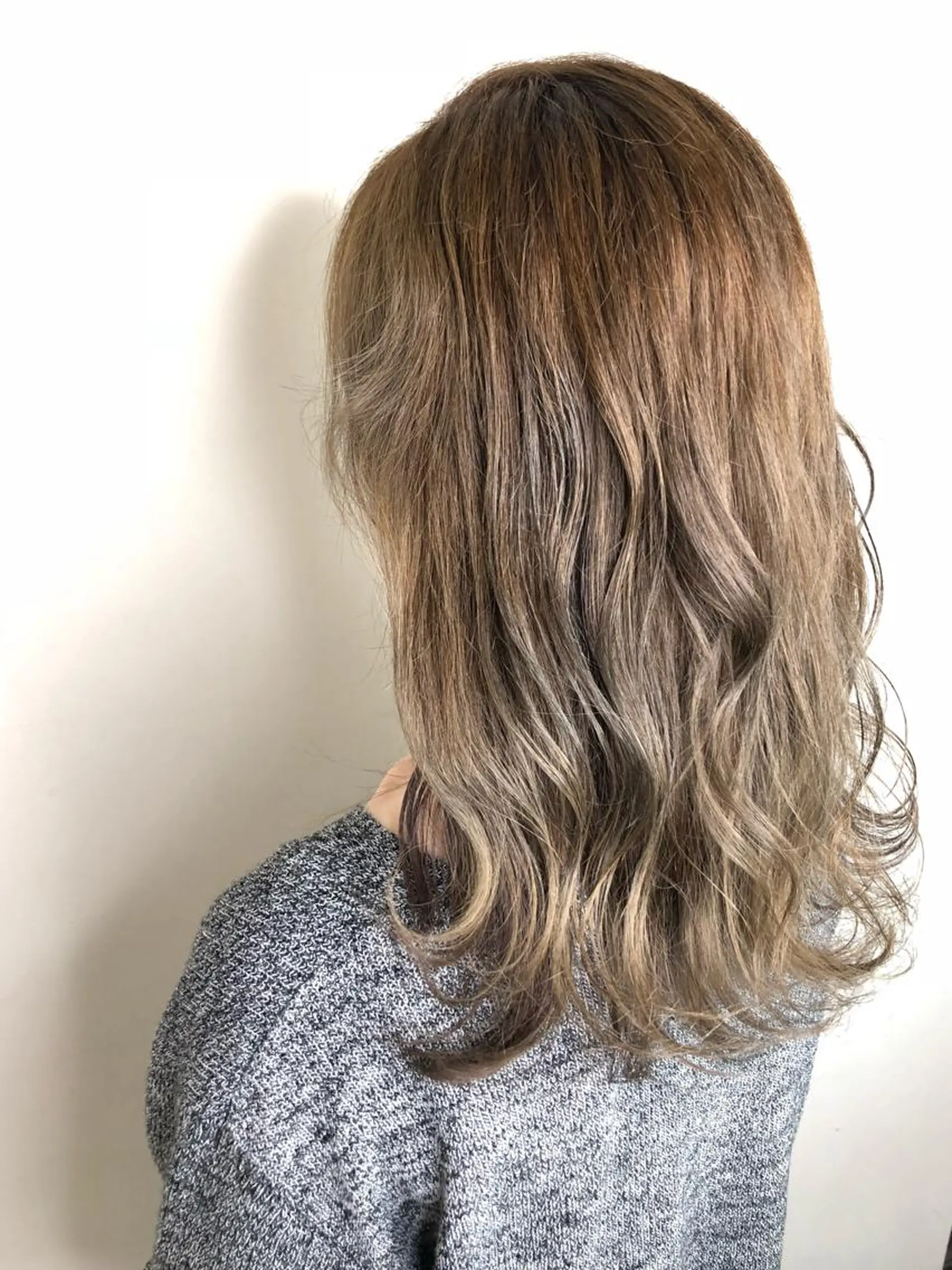 セミロング アッシュ ショートが得意✂️ 藤城建太のヘアスタイル