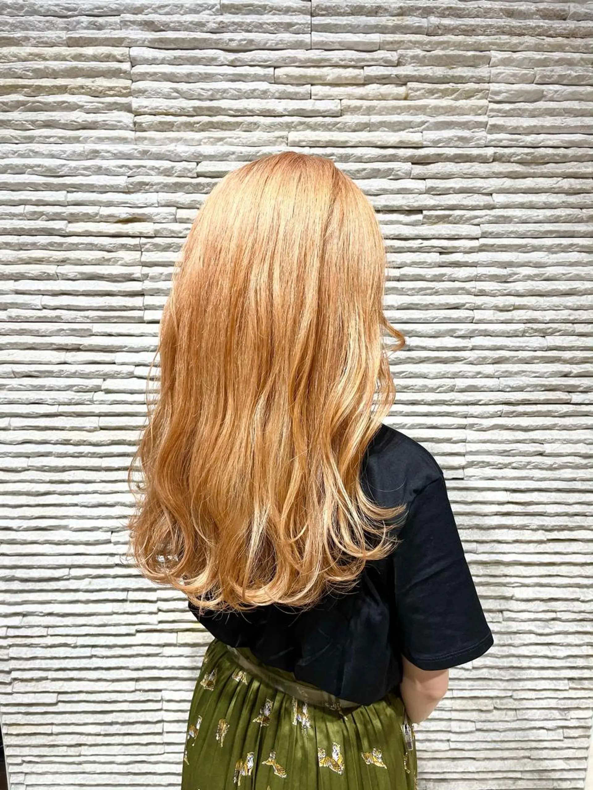 ロング カラー ブリーチ ケアブリーチ ヘアカラー 嶋田 ゆきのヘアスタイル