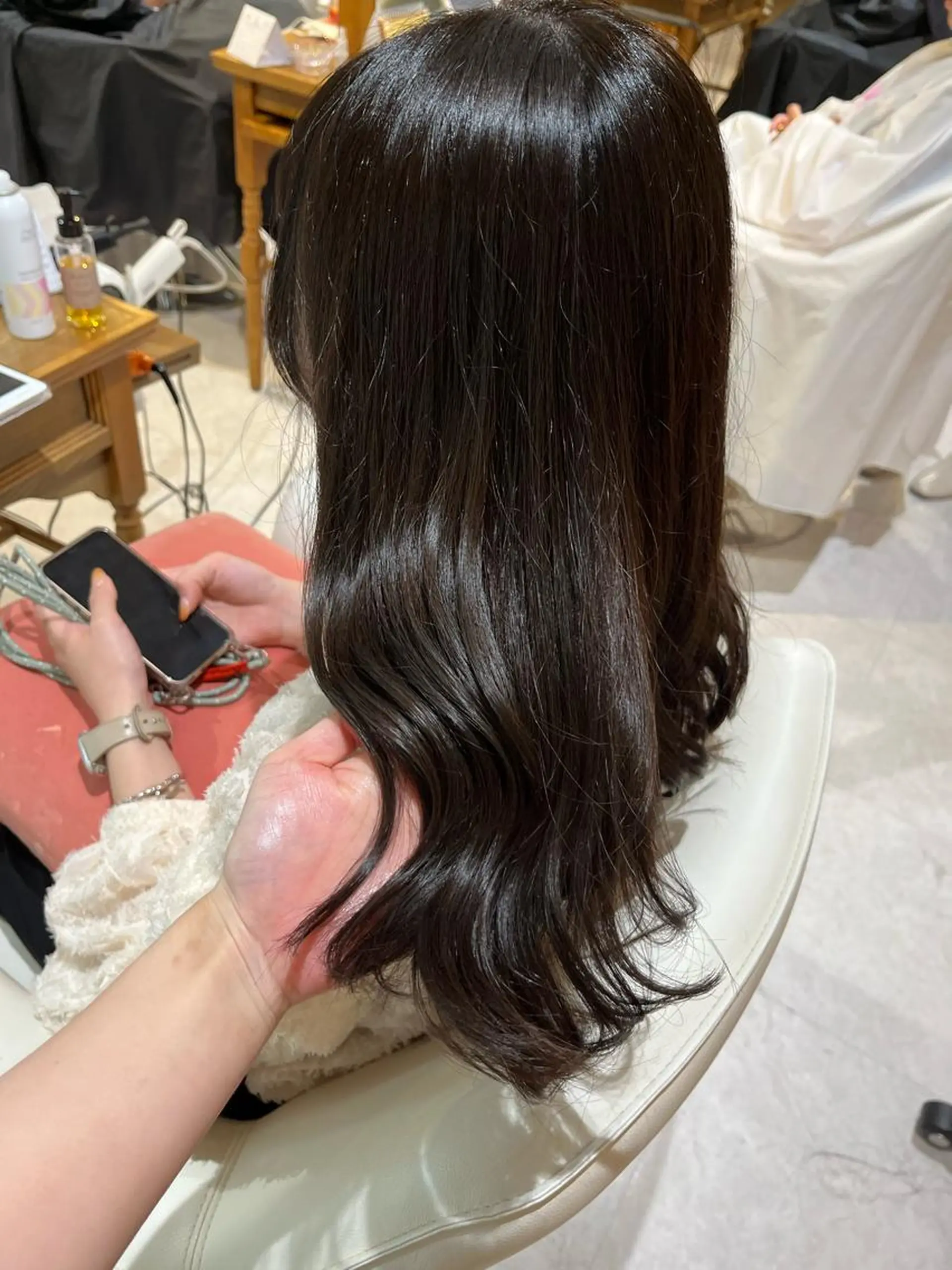 セミロング ヘアカラー 梛木 唯のヘアスタイル