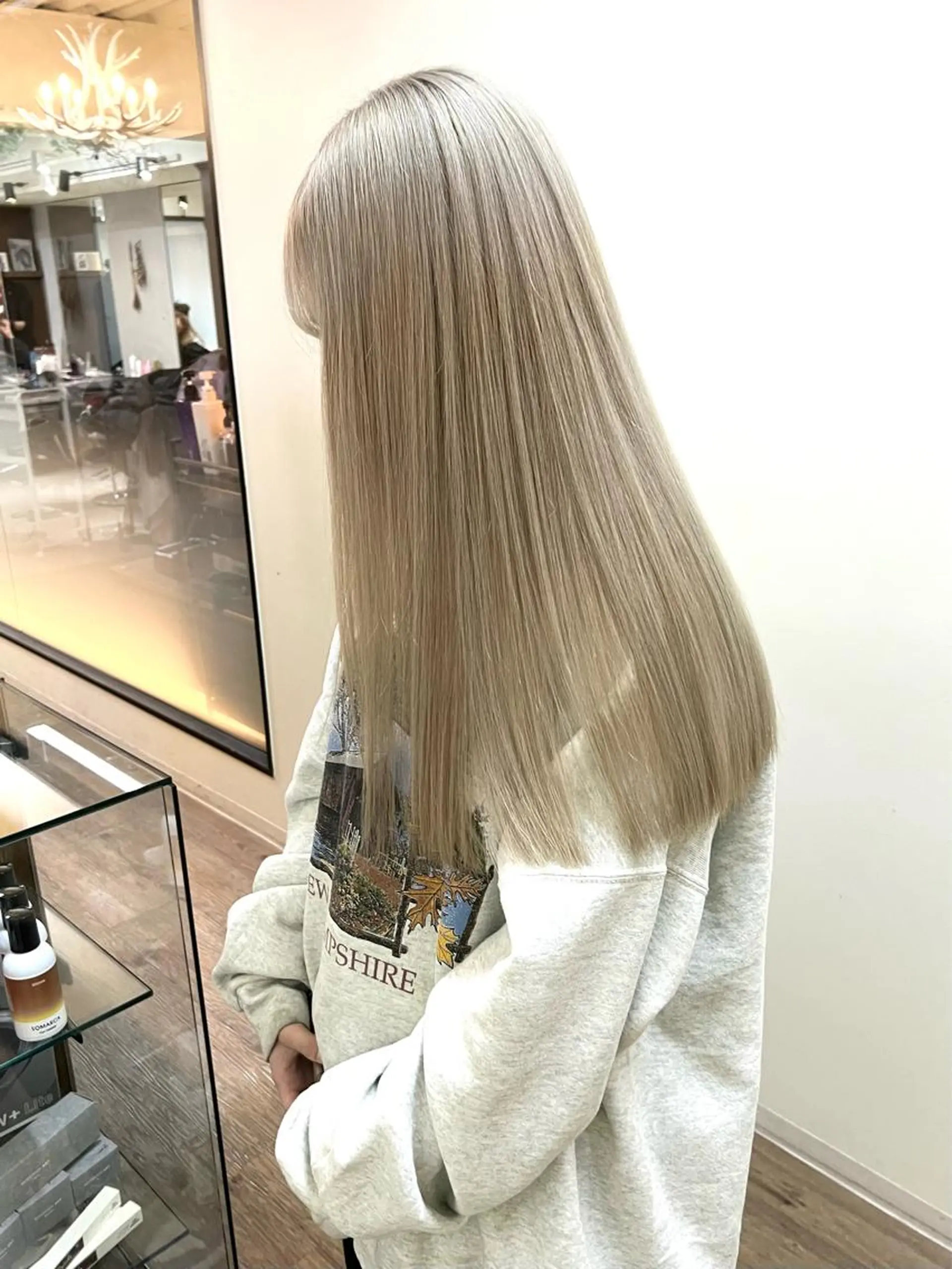 セミロング 艶髪ハイトーンカラー ☆MASAのヘアスタイル