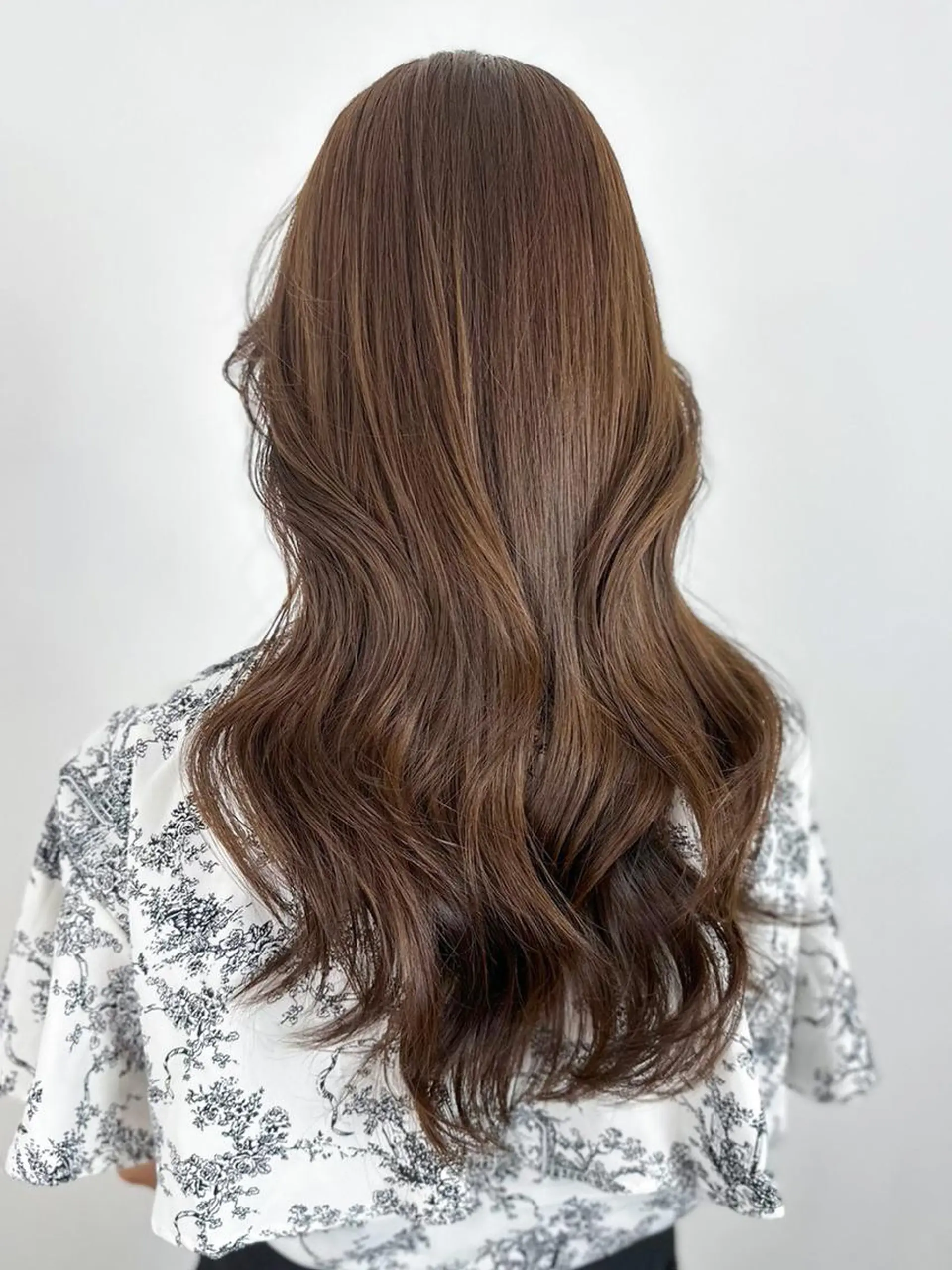 セミロング カラー アッシュ アッシュブラウン ブラウンカラー レイヤーカット カット ヘアカラー トリートメント ITbyALBUM 下北沢店のヘアスタイル