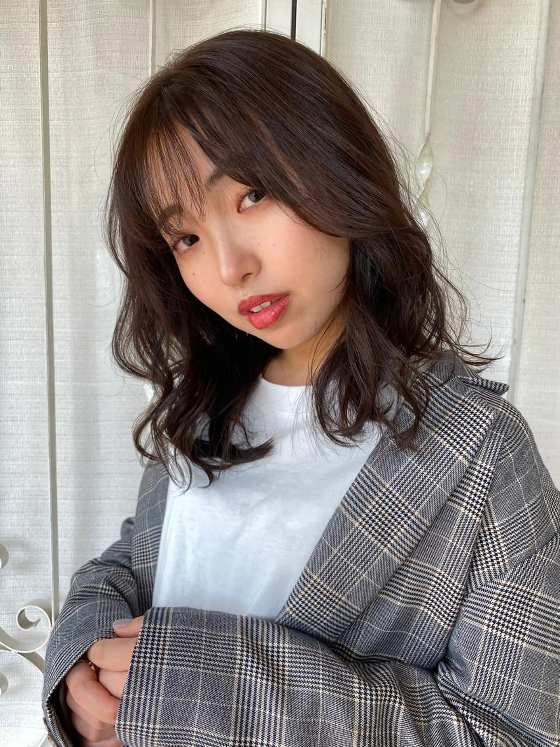 ミディアム 三好 美里のヘアスタイル