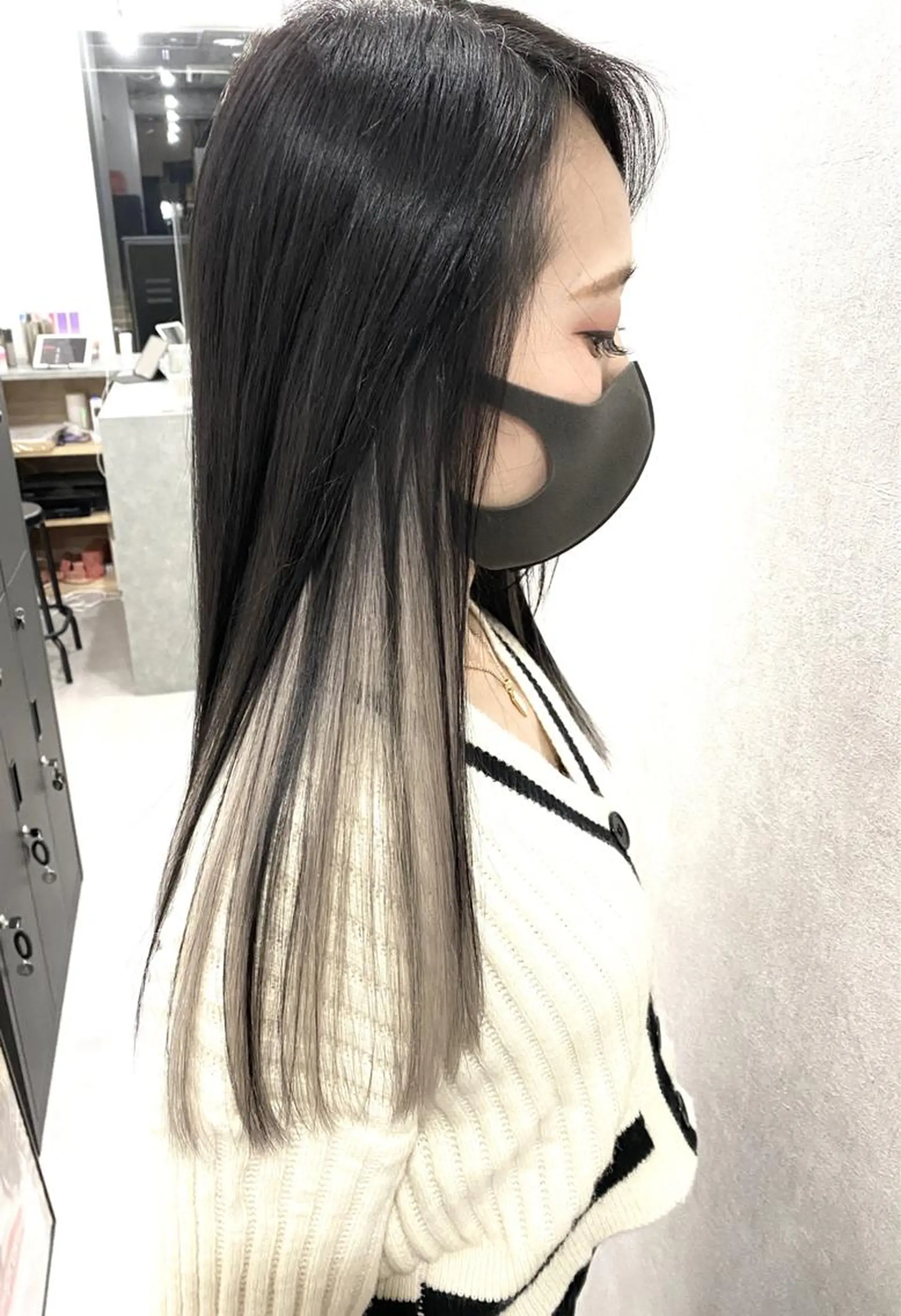 ロング カラー シールエクステ アッシュ バレイヤージュ ベージュカラー ブリーチ シール、 ハネエクステのヘアスタイル