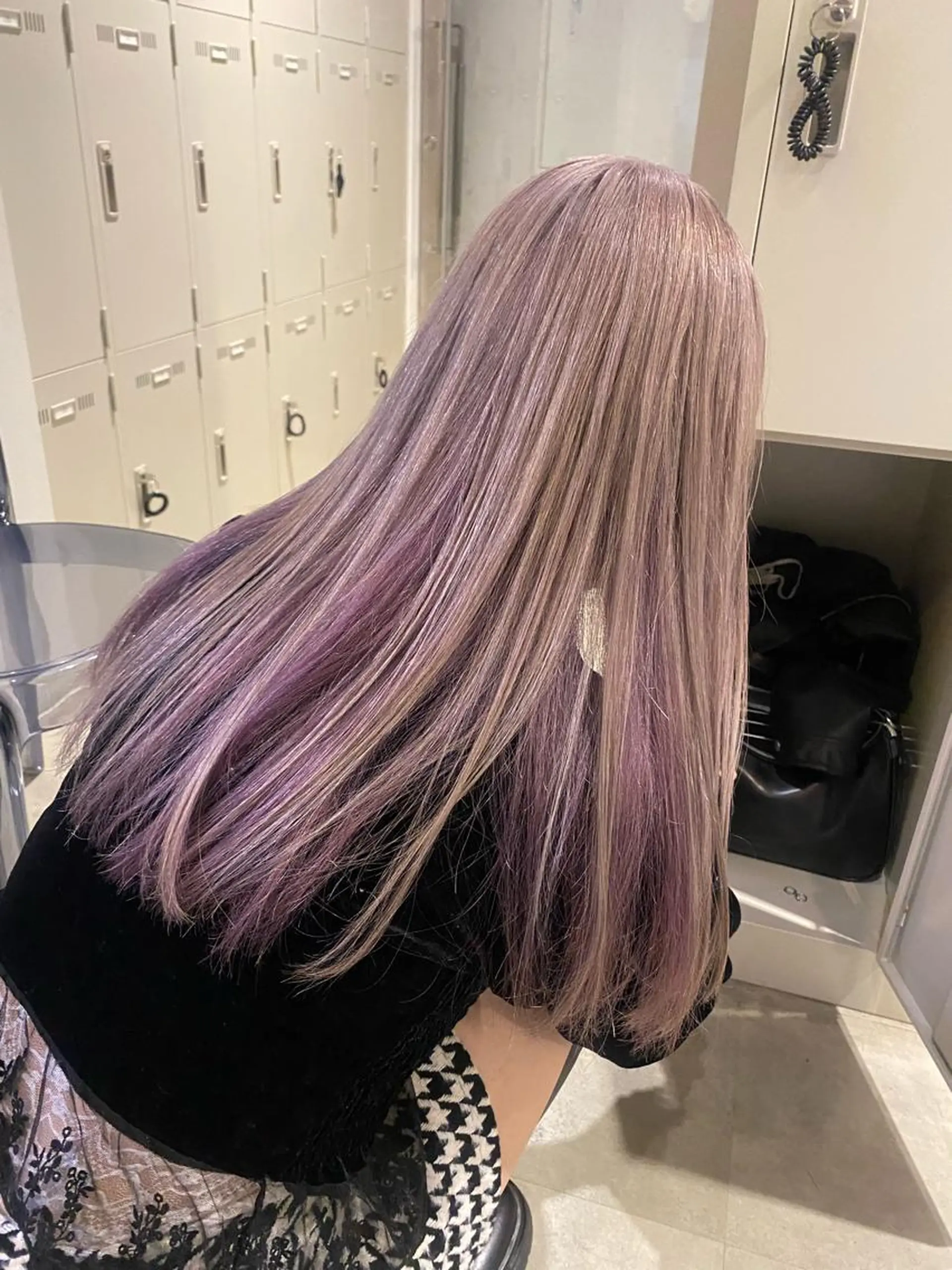 ミディアム カラー ブリーチ ケアブリーチ イヤリングカラー インナーカラー ヘアカラー ヘアセット 韓国/トレンド レイヤー【101】のヘアスタイル