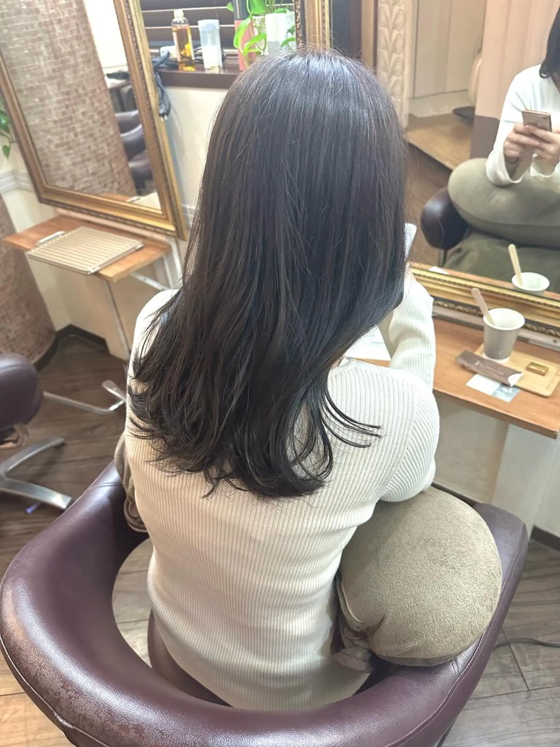 セミロング カラー カット ヘアカラー 🌱ケミカル美容師 未来を綺麗に🌱優吾のヘアスタイル