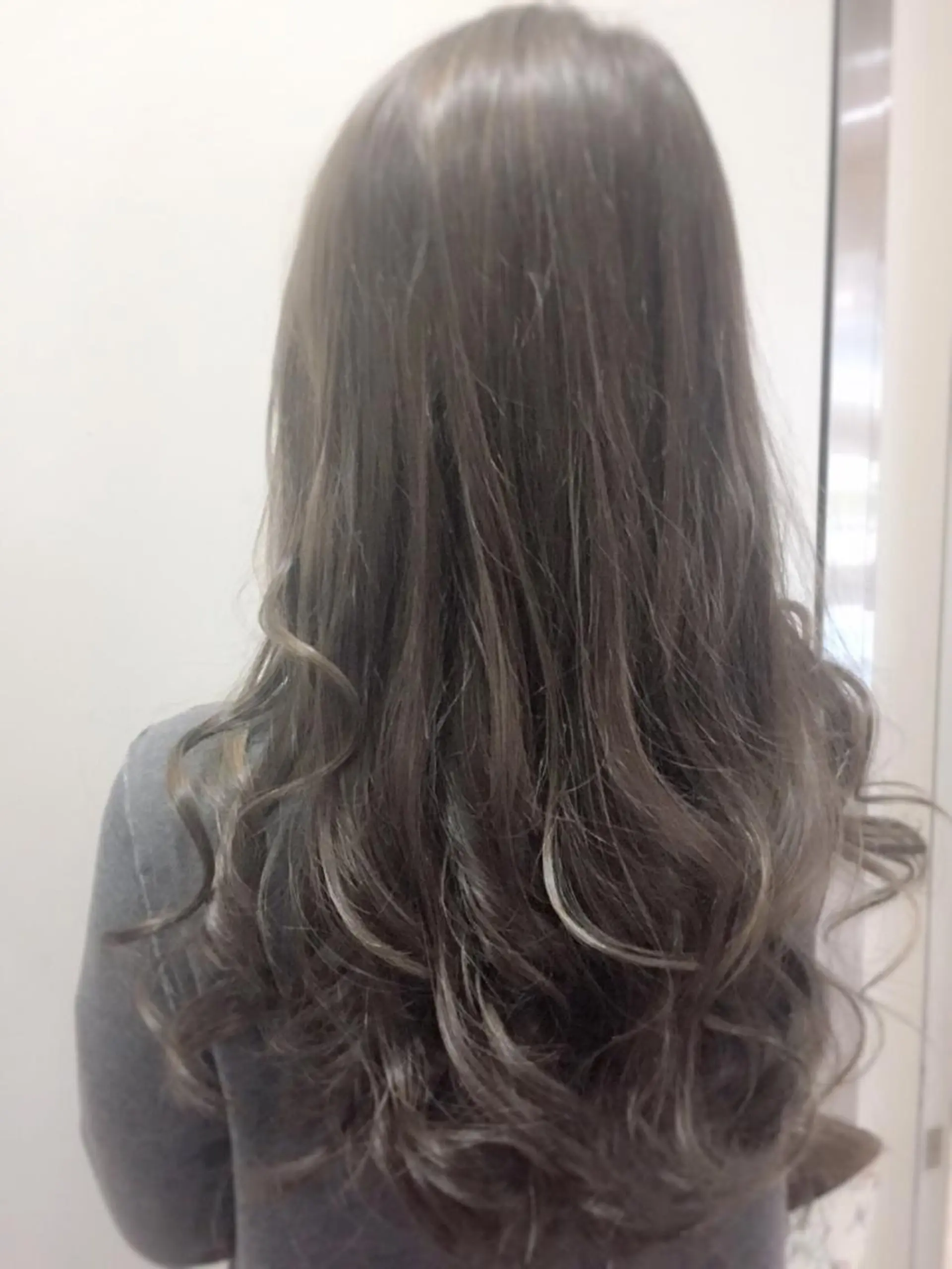 セミロング カラー グレージュ 外国人風カラー 髪質改善×大人可愛い 艶髪🫧ダイトのヘアスタイル