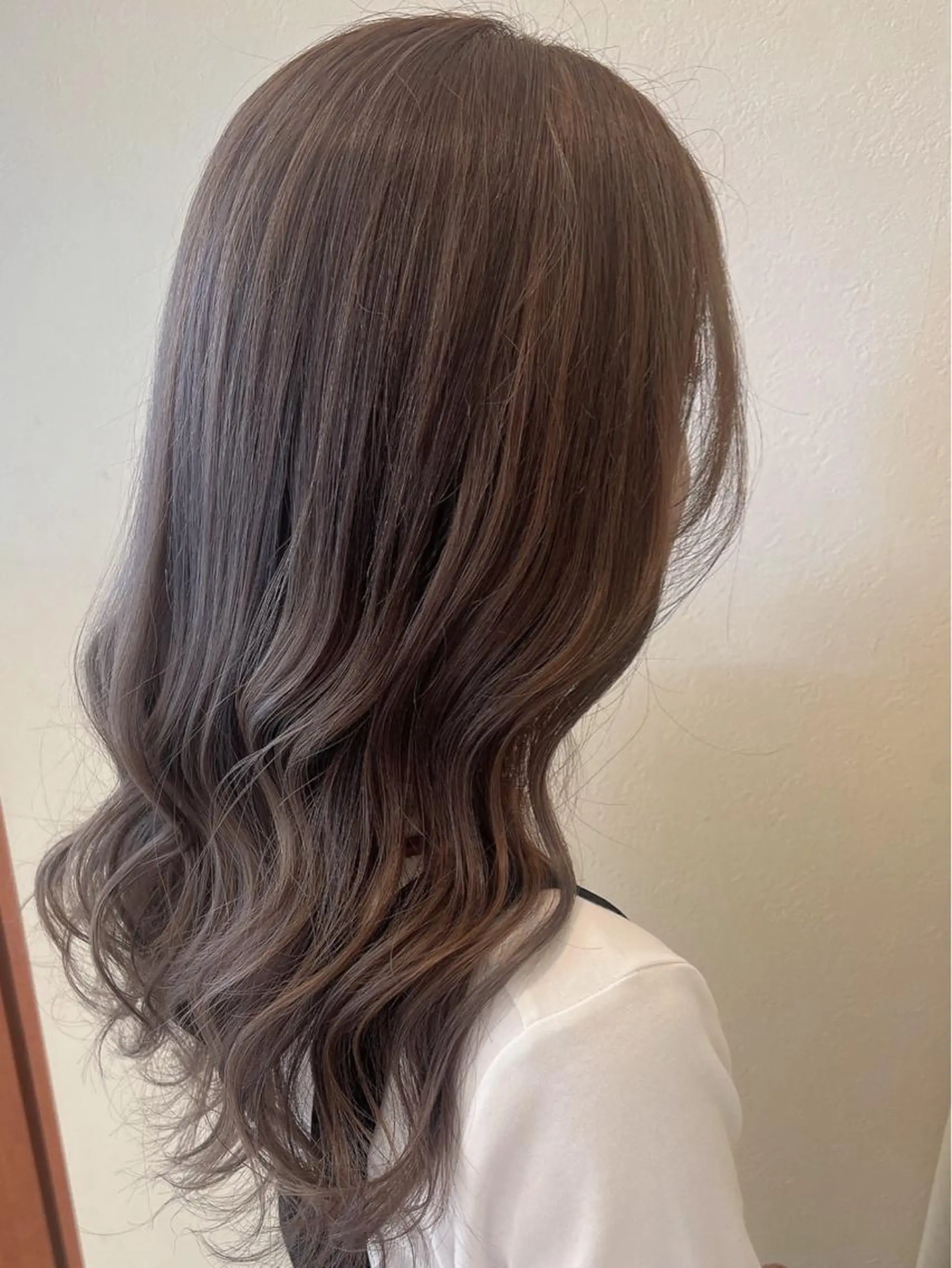 セミロング カラー パーマ ヘアアレンジ グレージュ ミルクティーグレージュ SALOWIN天神大名店所属・羽エクステ/スリム タッキ/kodaiのヘアスタイル