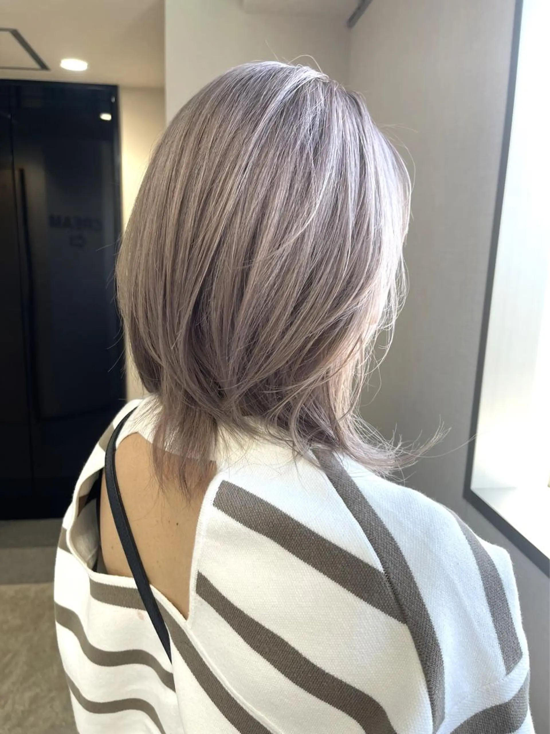 ミディアム カラー ヘアアレンジ グレージュ レイヤーカット カット ヘアカラー トリートメント 松井那津子 /ハイライトブリーチのヘアスタイル