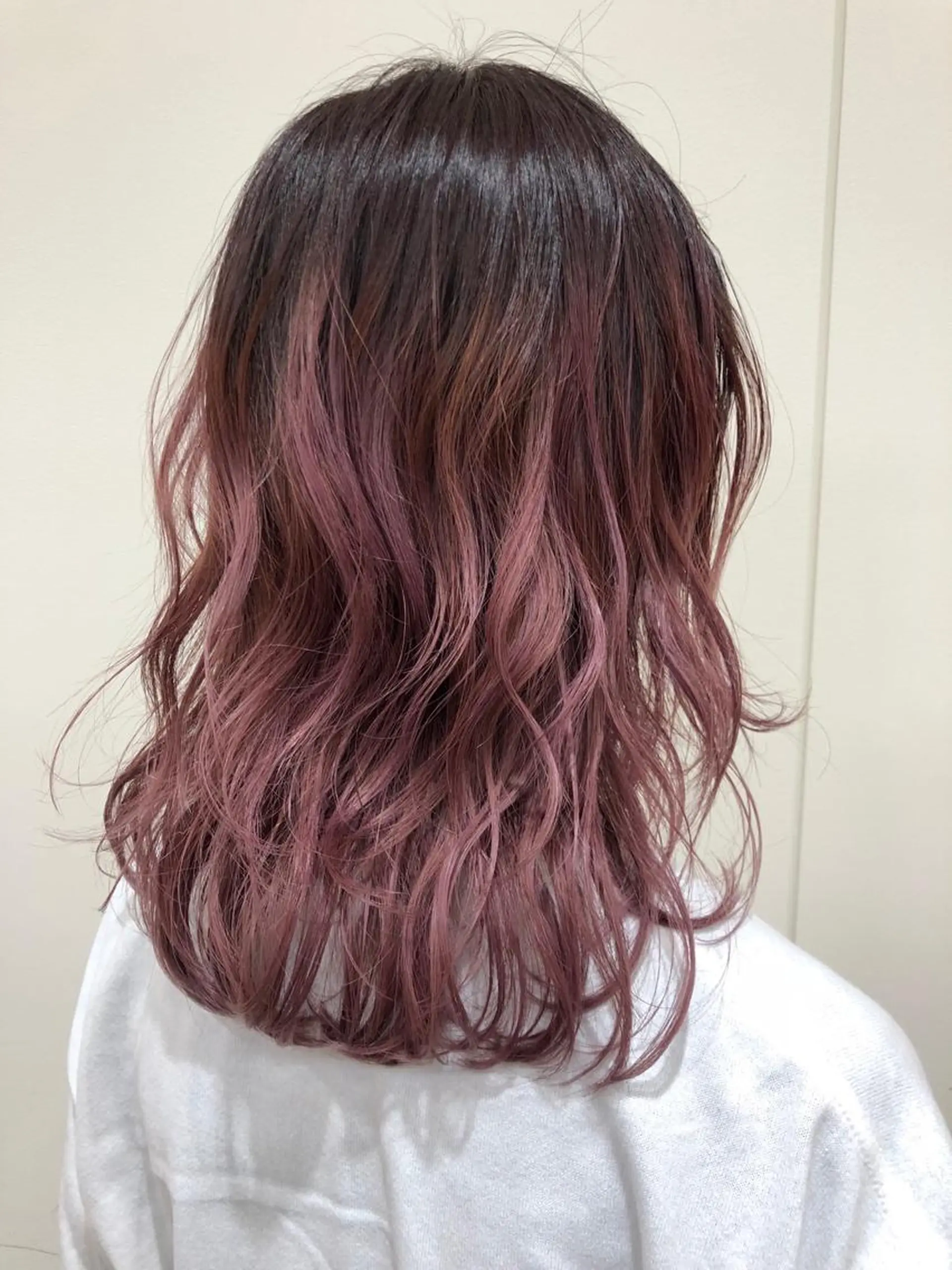 セミロング カラー ピンクカラー ケアブリーチ 坪井佑樹のヘアスタイル