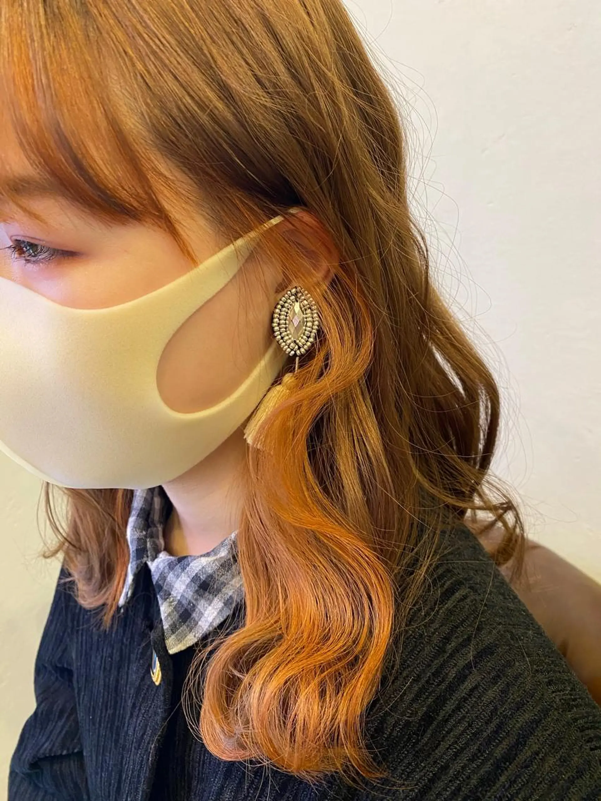 ミディアム カラー 新谷 桃子のヘアスタイル