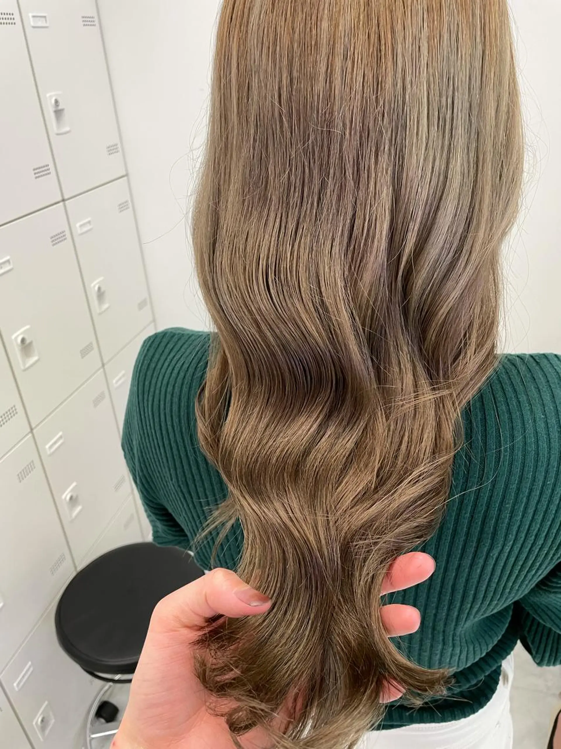 セミロング カラー ヘアアレンジ ネイル マツエク・マツパ ベージュグレージュ 💕しゅーじ💕のヘアスタイル