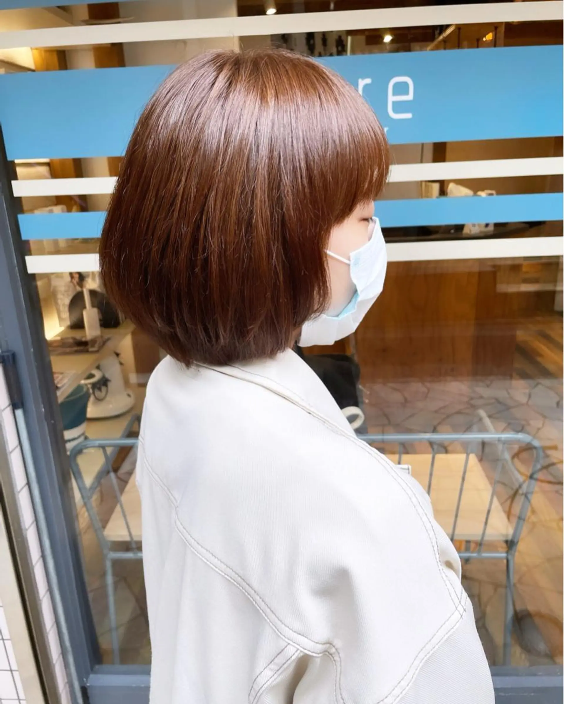 ショート カラー あずまぐち めぐみのヘアスタイル