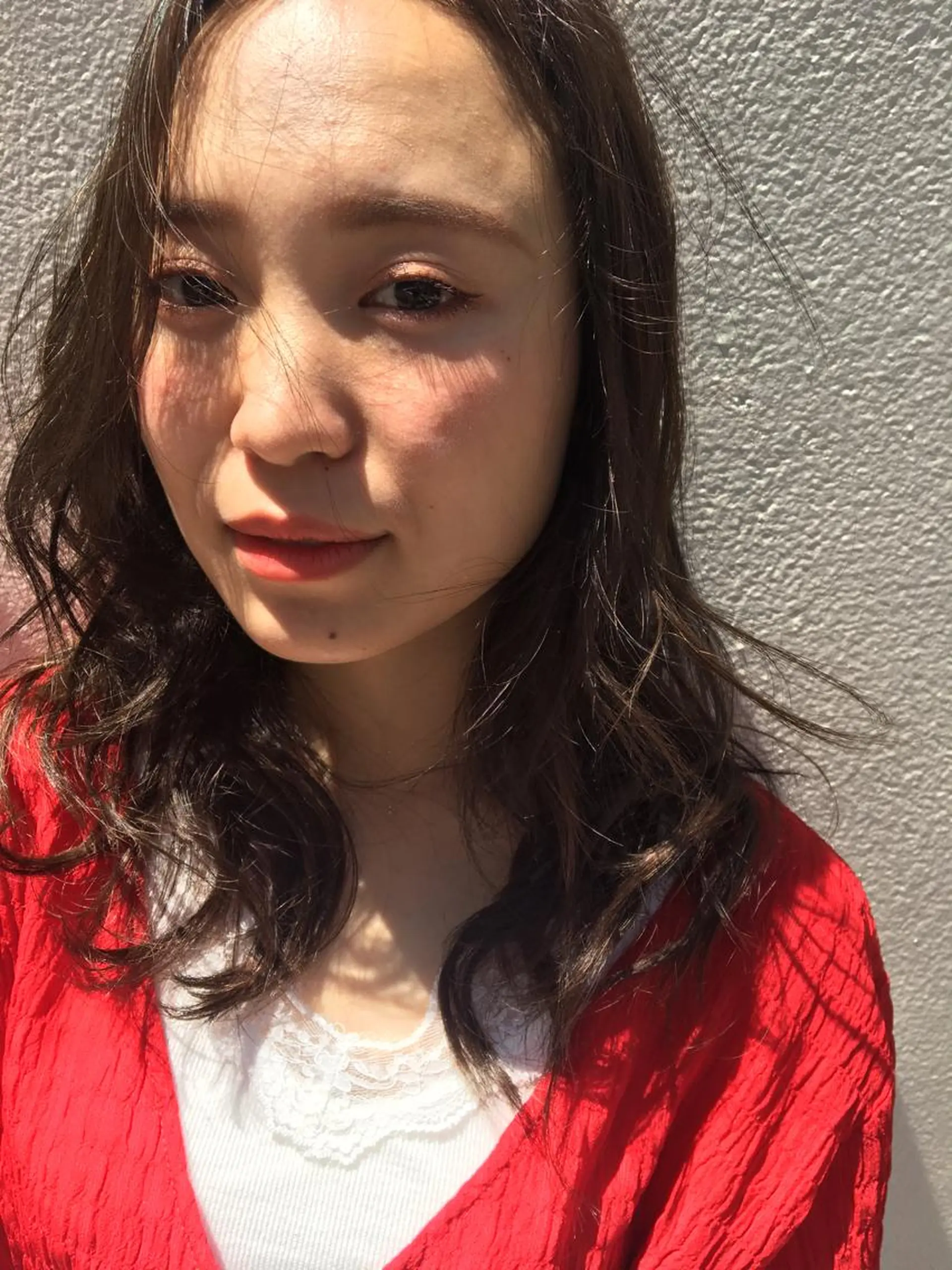 ミディアム THE DAY所属・AKI HASHIMOTOのヘアスタイル